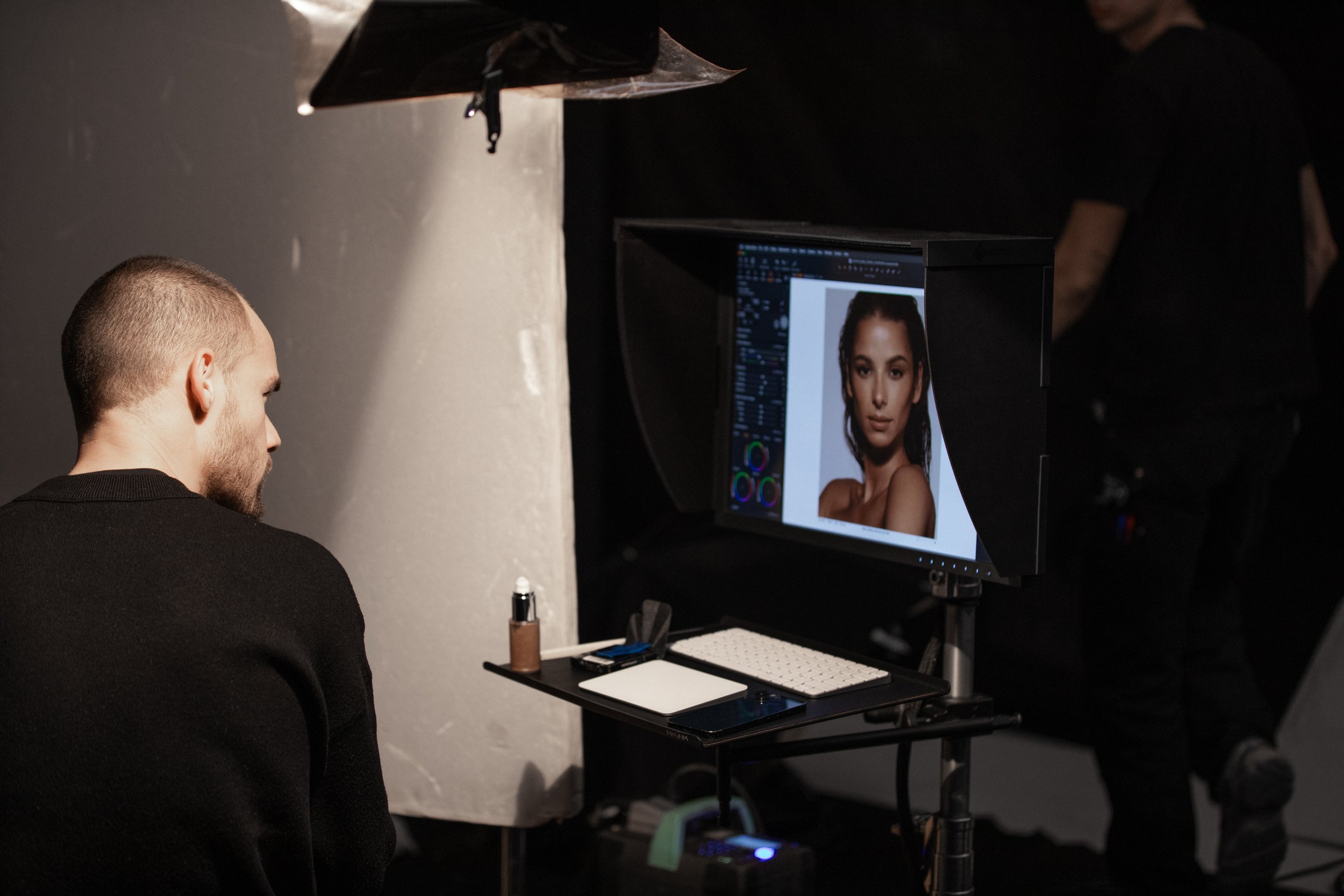 Hugo Comte + Makeup by Mario: SoftSculpt Bronzing & Shaping Serum Campaign BTS Imagery