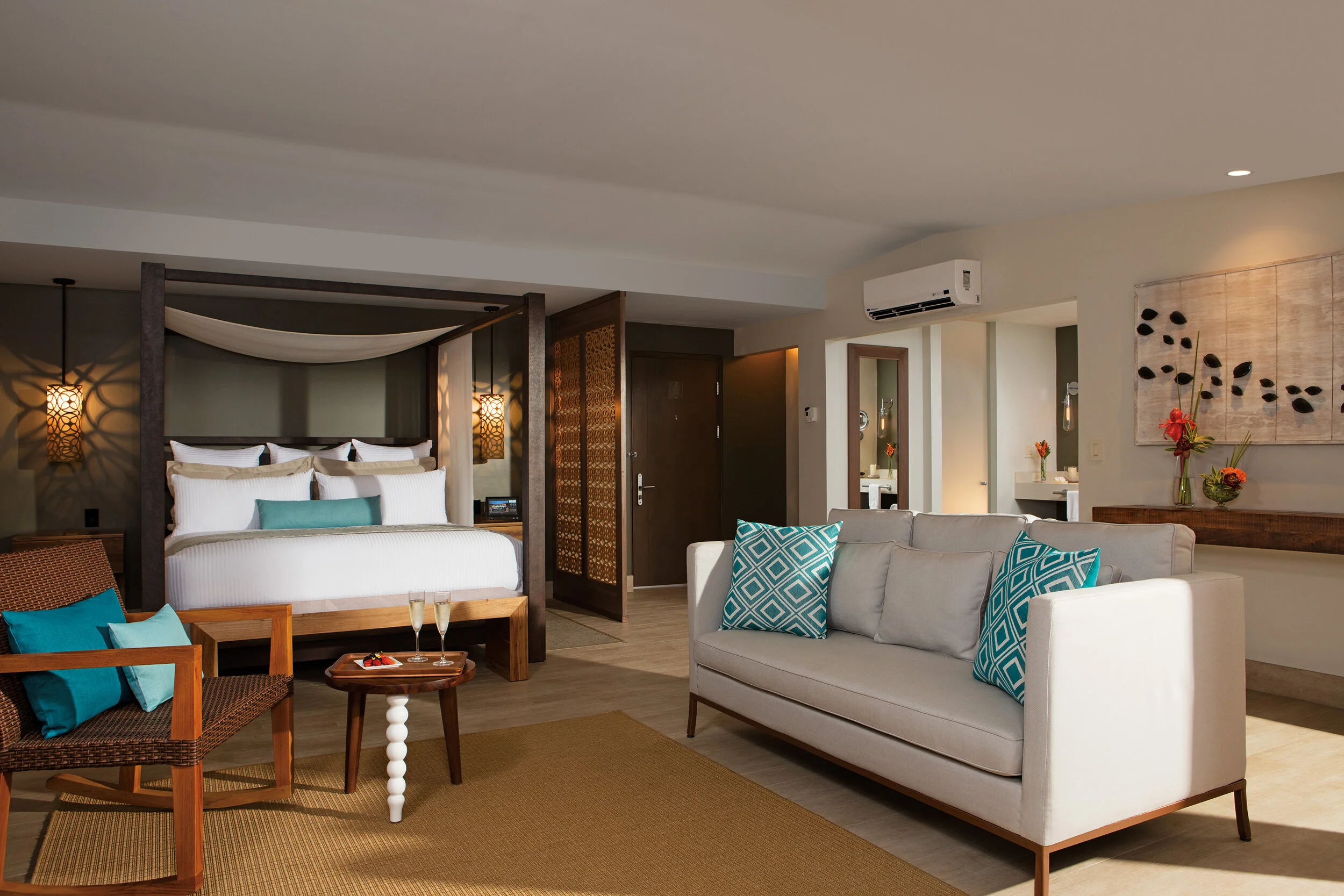 Preferred Club Junior Suite Ocean Front (King Only)