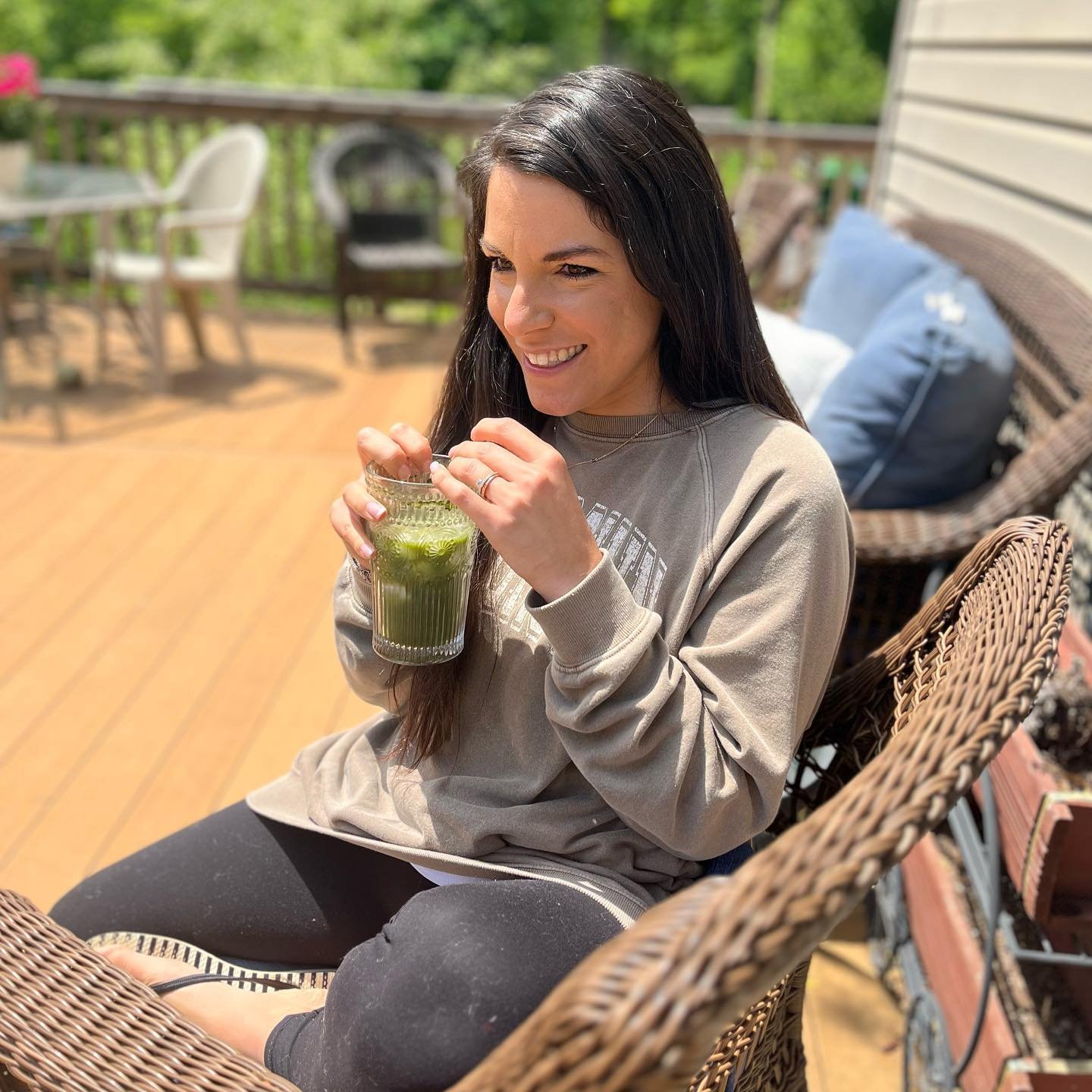 ✨ it&rsquo;s a beautiful day ✨

My afternoon marathon required a greens pick me up and some sunshine. I&rsquo;ve never been a greens person&hellip; until now.

I look forward to drinking these everyday.

@gainful performance greens are science-backed