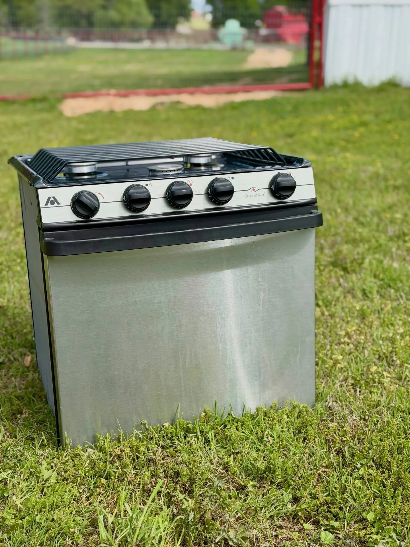 Out with the old&hellip; in with the new 🔥

That old oven had seen better days&hellip; and honestly, it was time.
No more uneven cooking, no more guessing if it&rsquo;s actually heating&hellip; just done.

We pulled it, made the necessary modificati