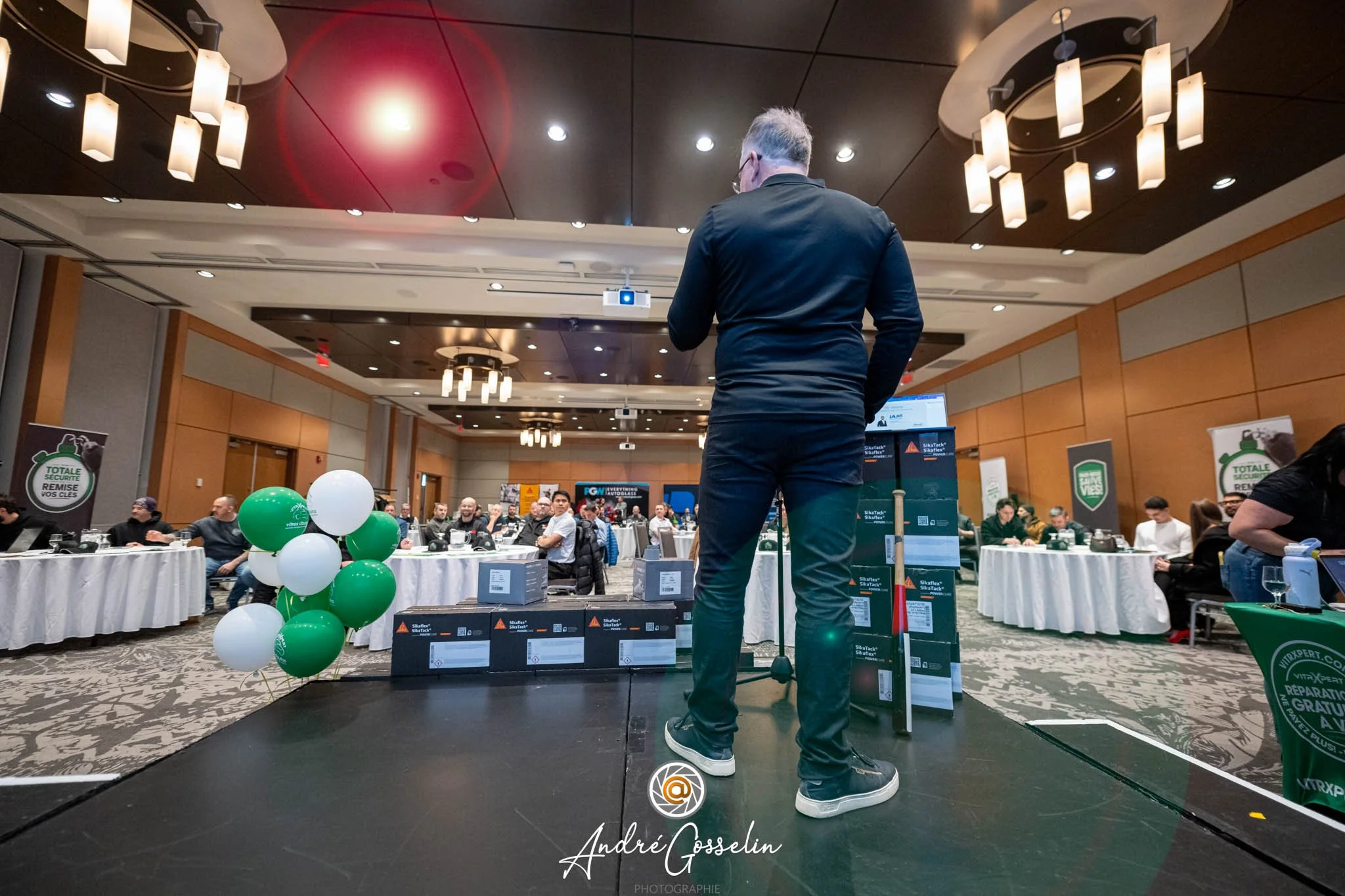 Photographie d’événements corporatifs, cocktails et salons : images authentiques et professionnelles pour valoriser votre entreprise et vos rencontres.