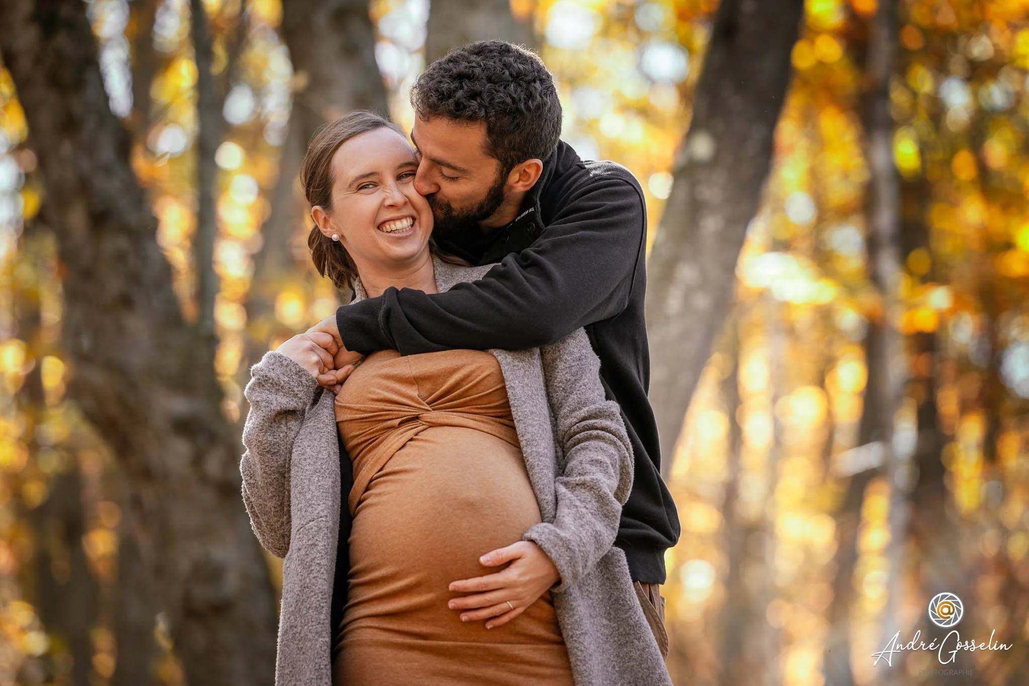 Portraits de famille et photos de mariage naturels et émouvants, capturant vos sourires et instants précieux pour des souvenirs qui durent.