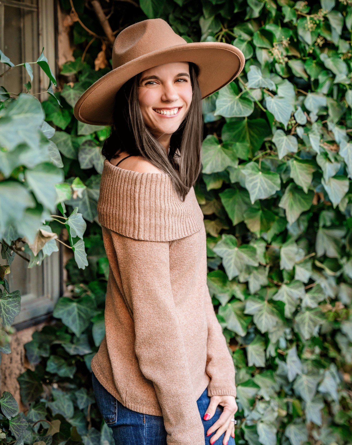 Time for a new headshot so this one will do for now. Thoughts on the hat? Taken by the lovely and wonderful @photo_studio_naples while on our @napcp getaway to New Mexico back in February.
.
.
.
.
.
#supportsmallbusiness #napervillebusiness #napcp #n