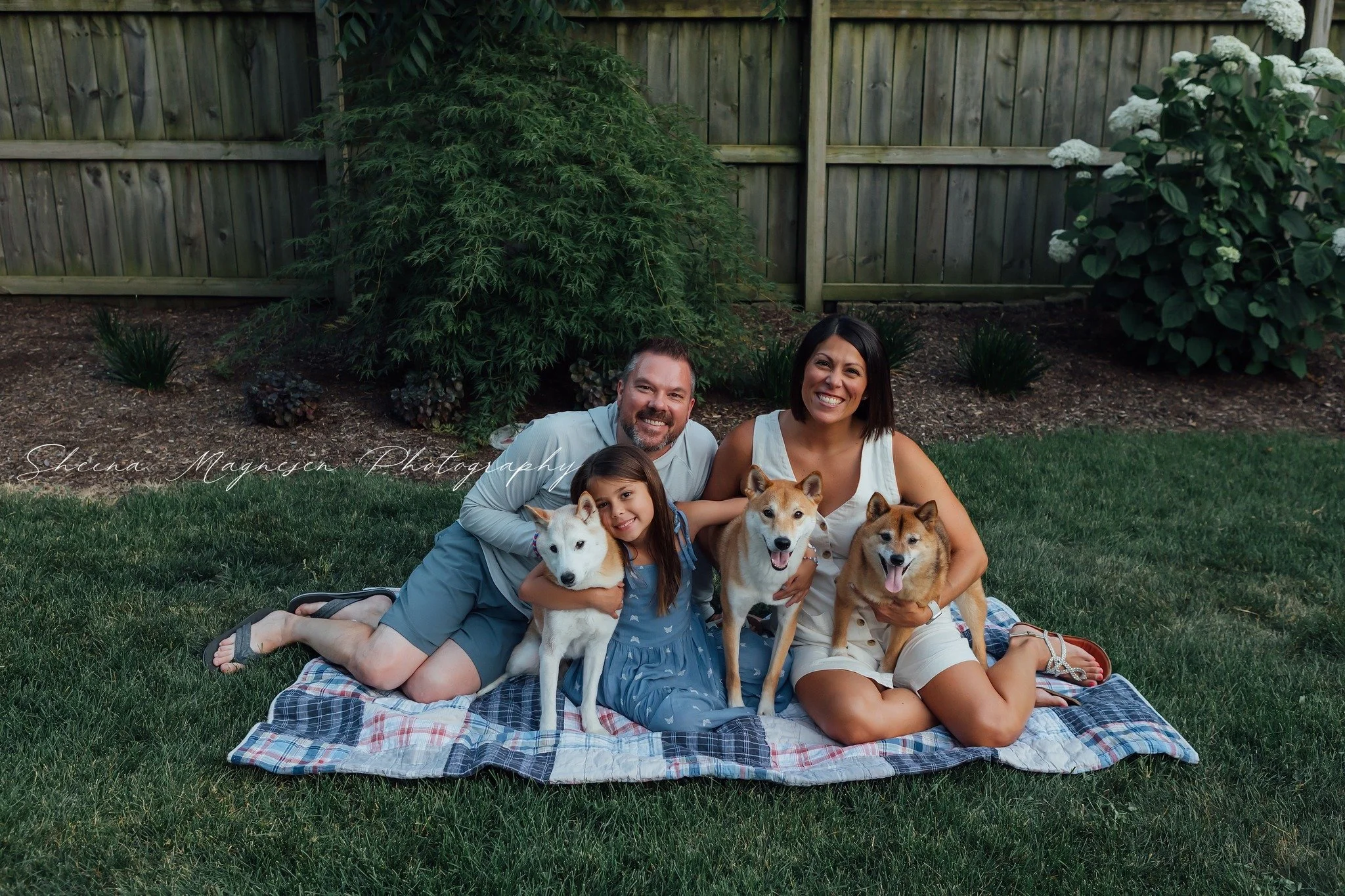 There&rsquo;s something magical about the everyday moments between family members (both human and fur-family!)

A shared glance, a silly laugh, a comforting hug &mdash; those are the memories that last. So grateful to capture a glimpse of these beaut