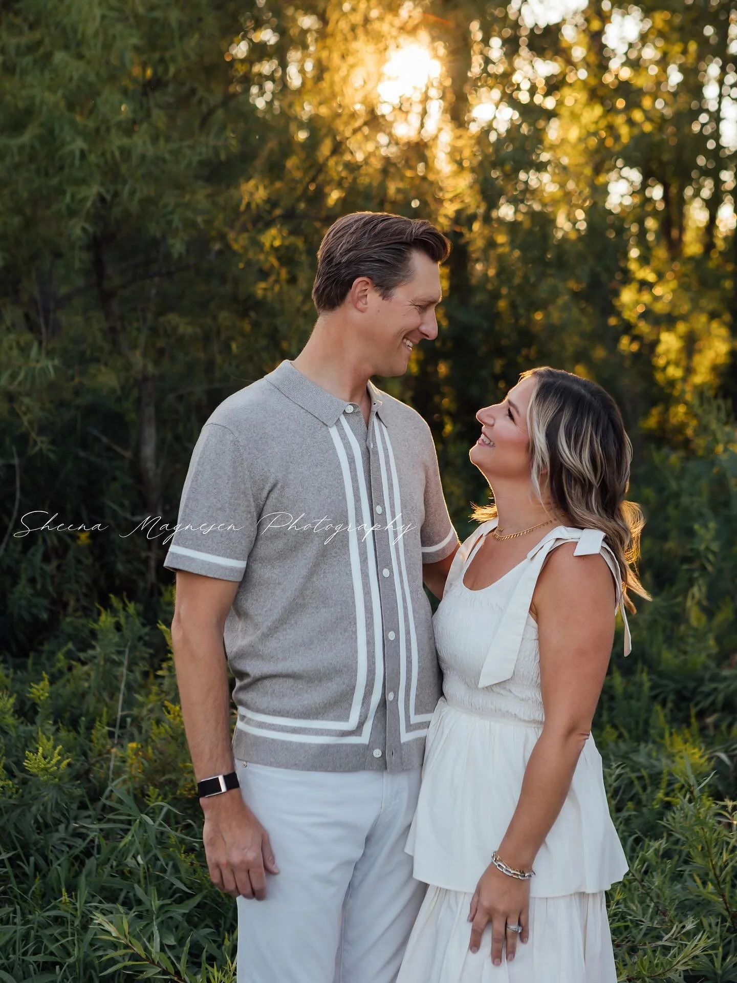 A moment for mom and dad&hellip;  These two. 💕 Seeing their love, laughter, and connection in photos isn&rsquo;t just for them&mdash;it&rsquo;s a gift for their kids too. Kids watch how their parents care for each other, and these moments become a q