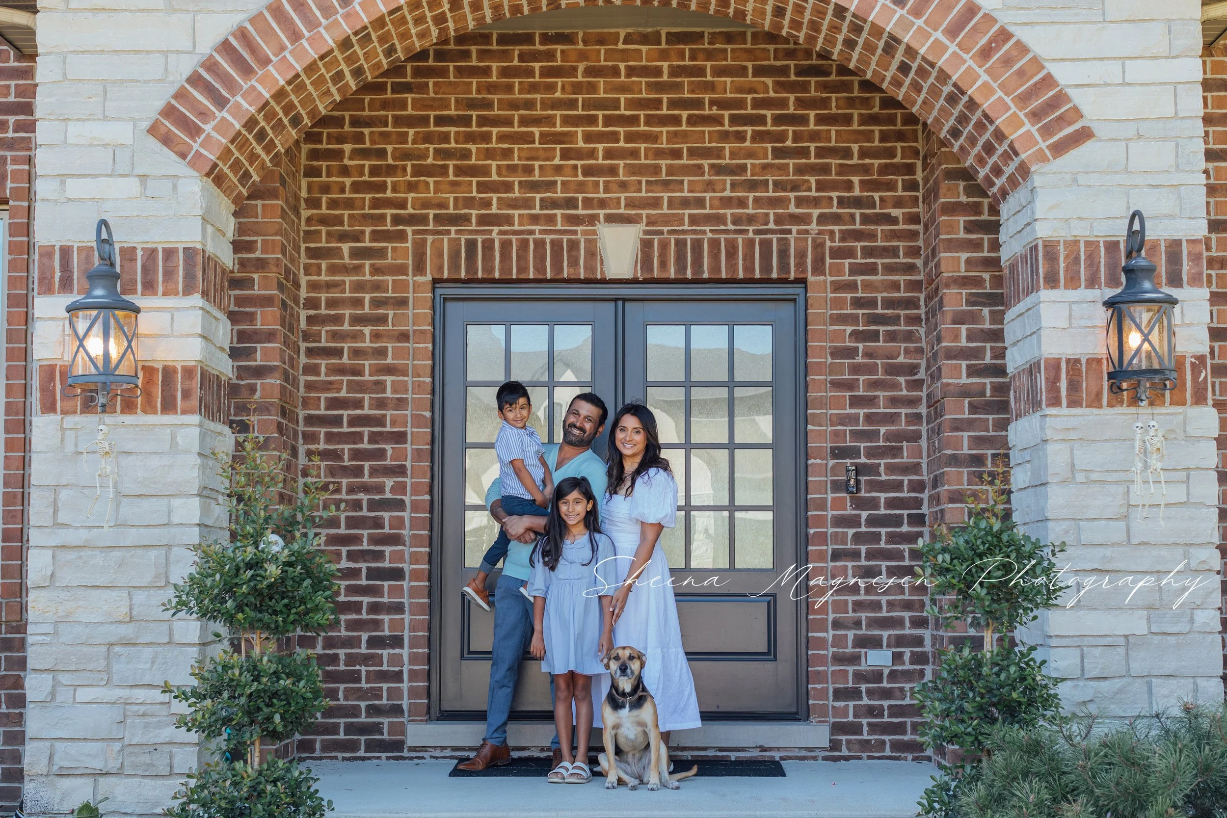 The Best Outdoor Locations for Spring Family Photos Near Naperville, IL