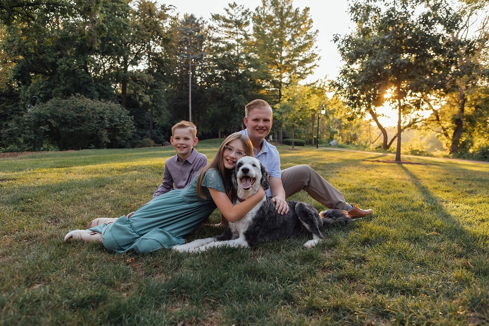 Every year I watch families put off their session &mdash; &ldquo;We&rsquo;ll do it when the leaves turn.&rdquo; And every year, those same families scramble in September and miss out entirely.

Here&rsquo;s what summer in the Chicago suburbs actually