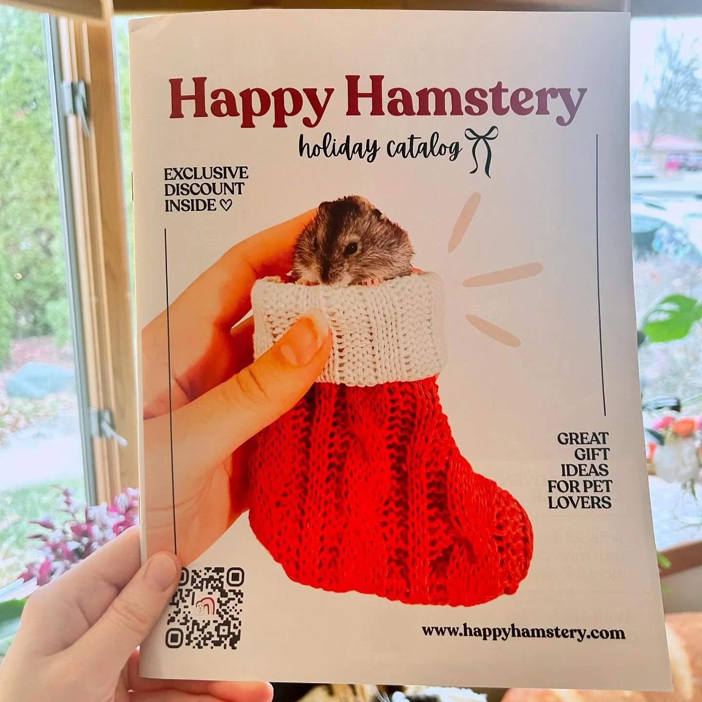 Ummm, this is not the CUTEST thing?! I love a Christmas 🎄catalogue&hellip; thank you @happyhamstery for making my Saturday morning perfect as I perused all the hamster 🐹 goodies while I drank my coffee ☕️✨🙏!