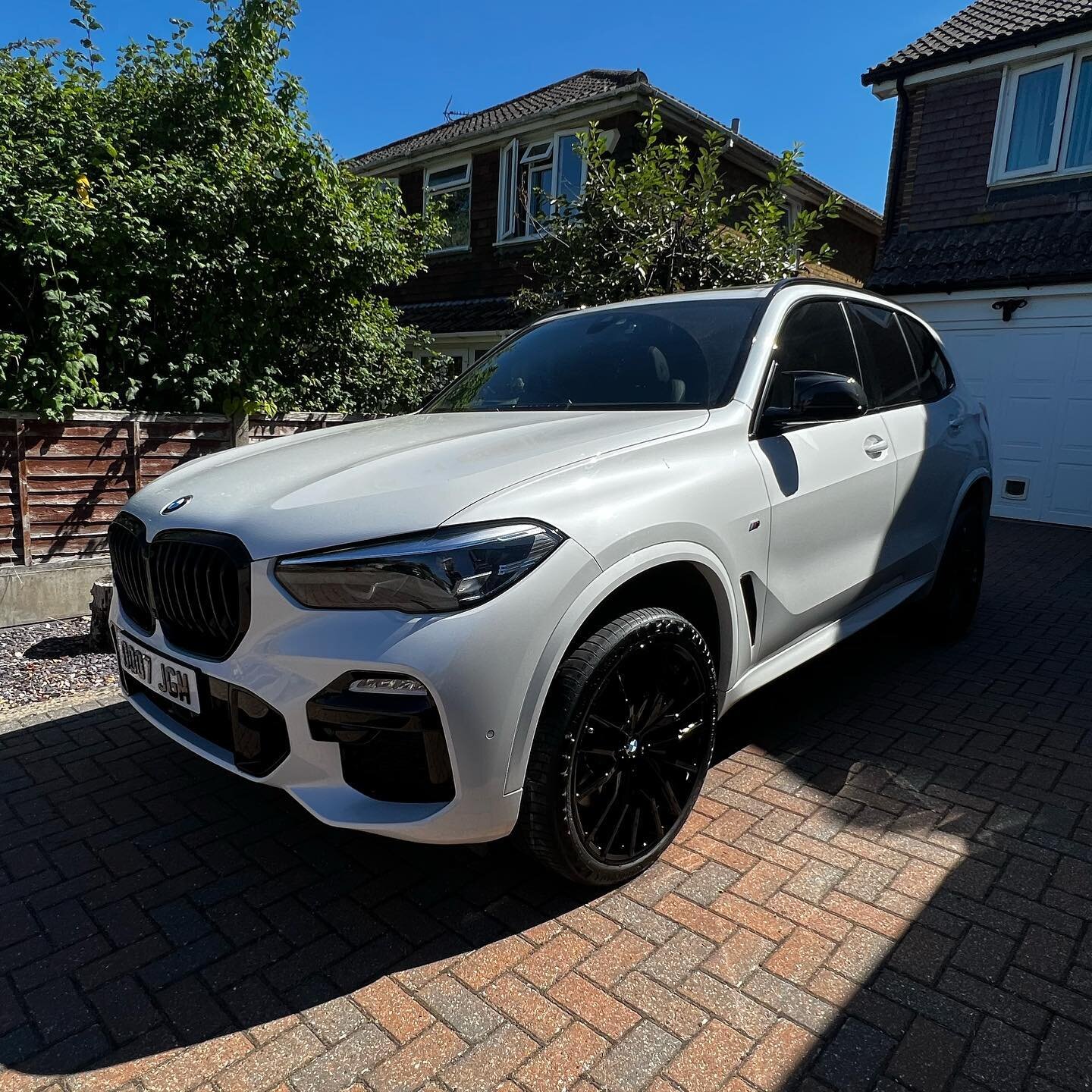 Colour change on this beautiful BMW X5 from Diamond Cut to gloss black 🖤

⭐️FULLY MOBILE SERVICE⭐️
🟡SMART Repairs🟡
🔵Alloy Wheel Refurbishment🔵
🟡Bumper scuffs🟡
🔵Dents &amp; Scratches🔵
🟡Wheel Colour Changes🟡
🔵Diamond Cut Wheels🔵

📍SOUTH E