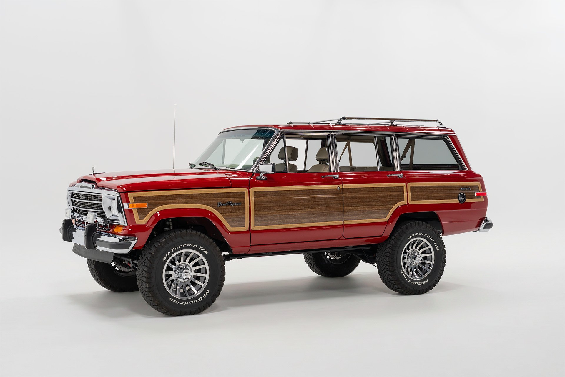 GrandWagoneer_CameraA_Exterior_ColoradoRed.jpg