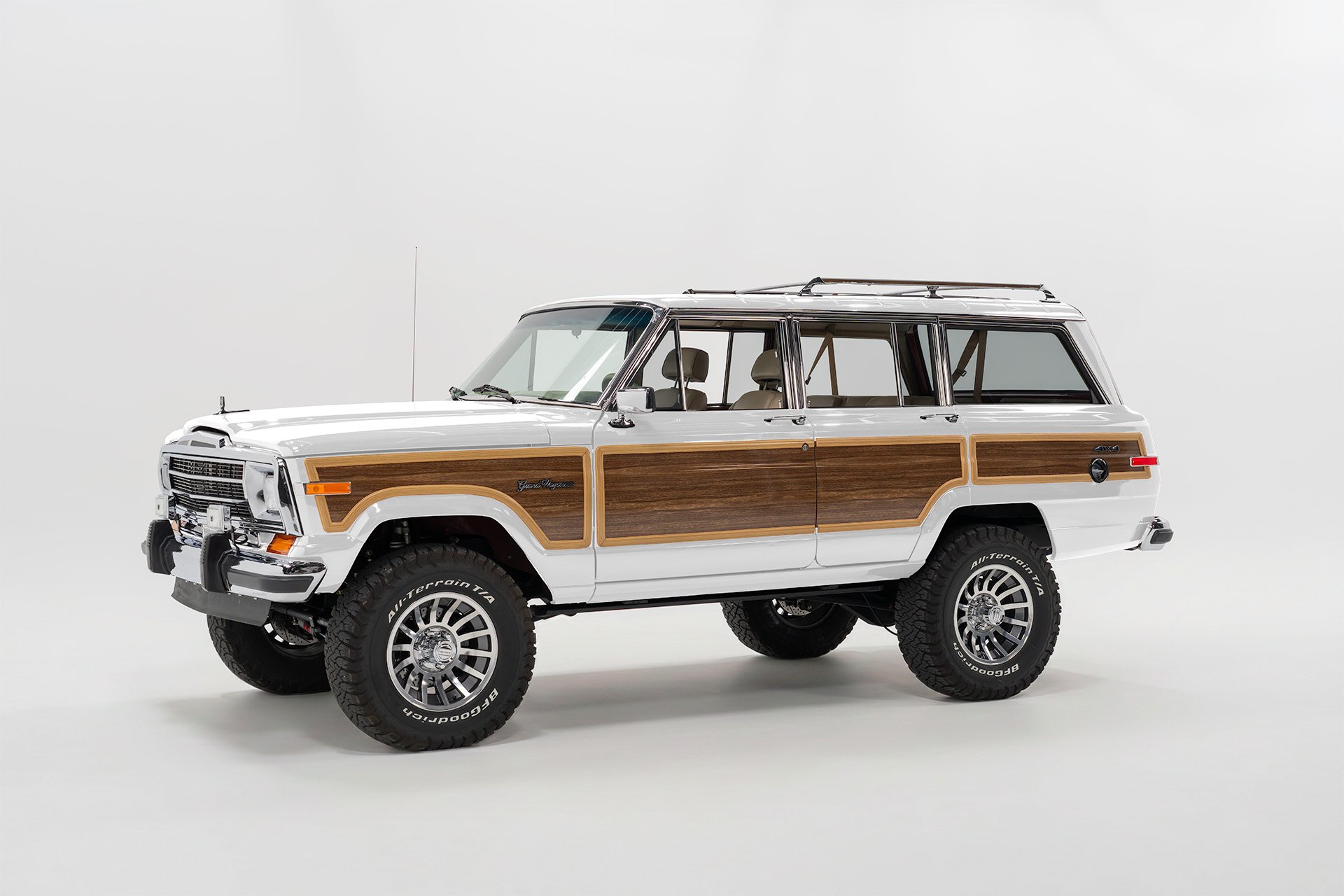 GrandWagoneer_CameraA_Exterior_BrightWhite.jpg