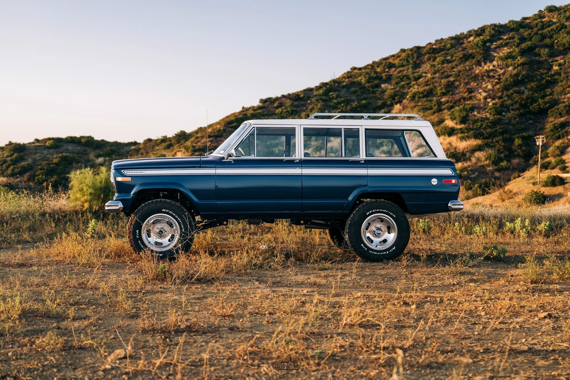 vigilante-jeep-cherokee-4-doors--05.jpg