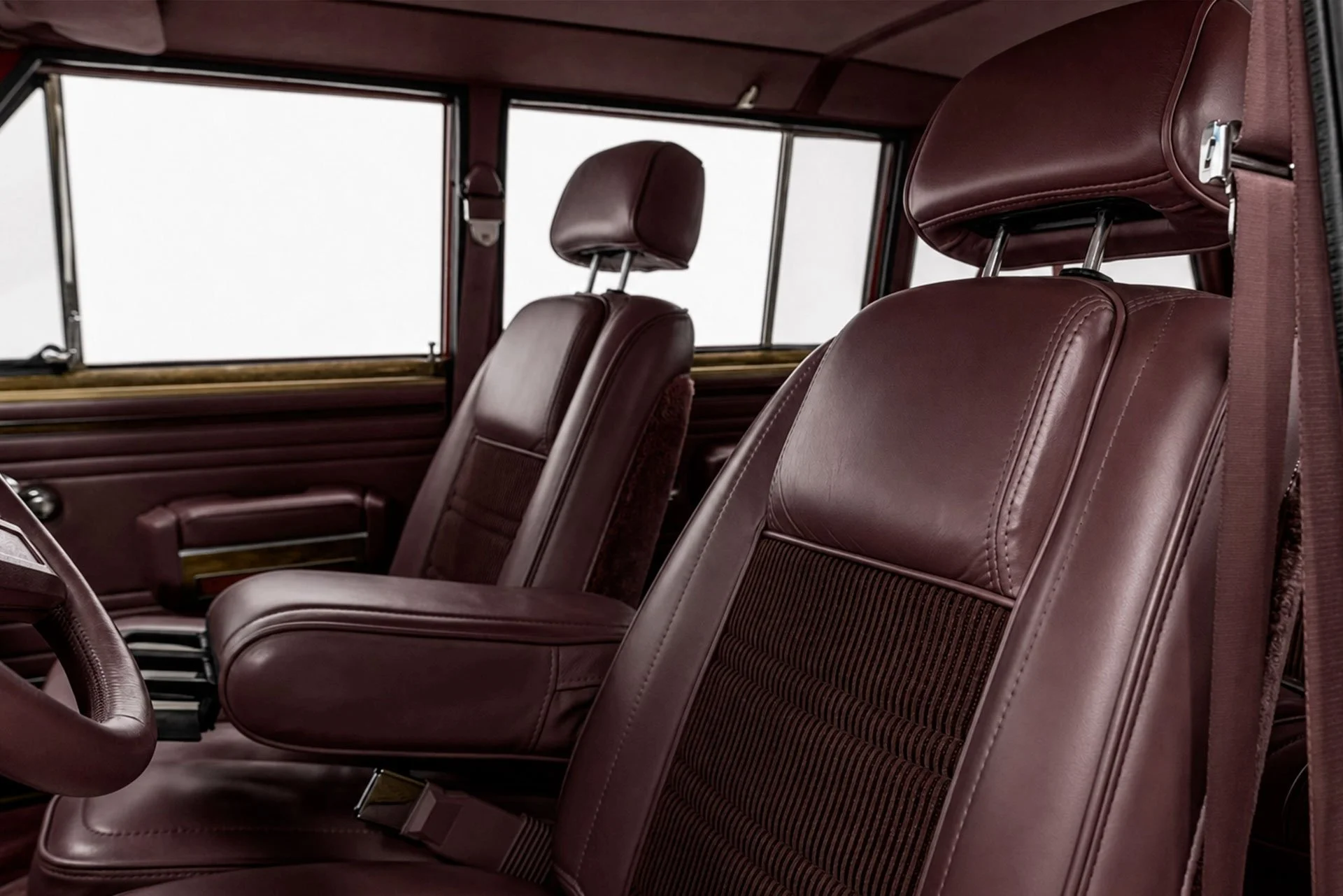 GrandWagoneer_CameraD_Interior_Burgundy.jpg
