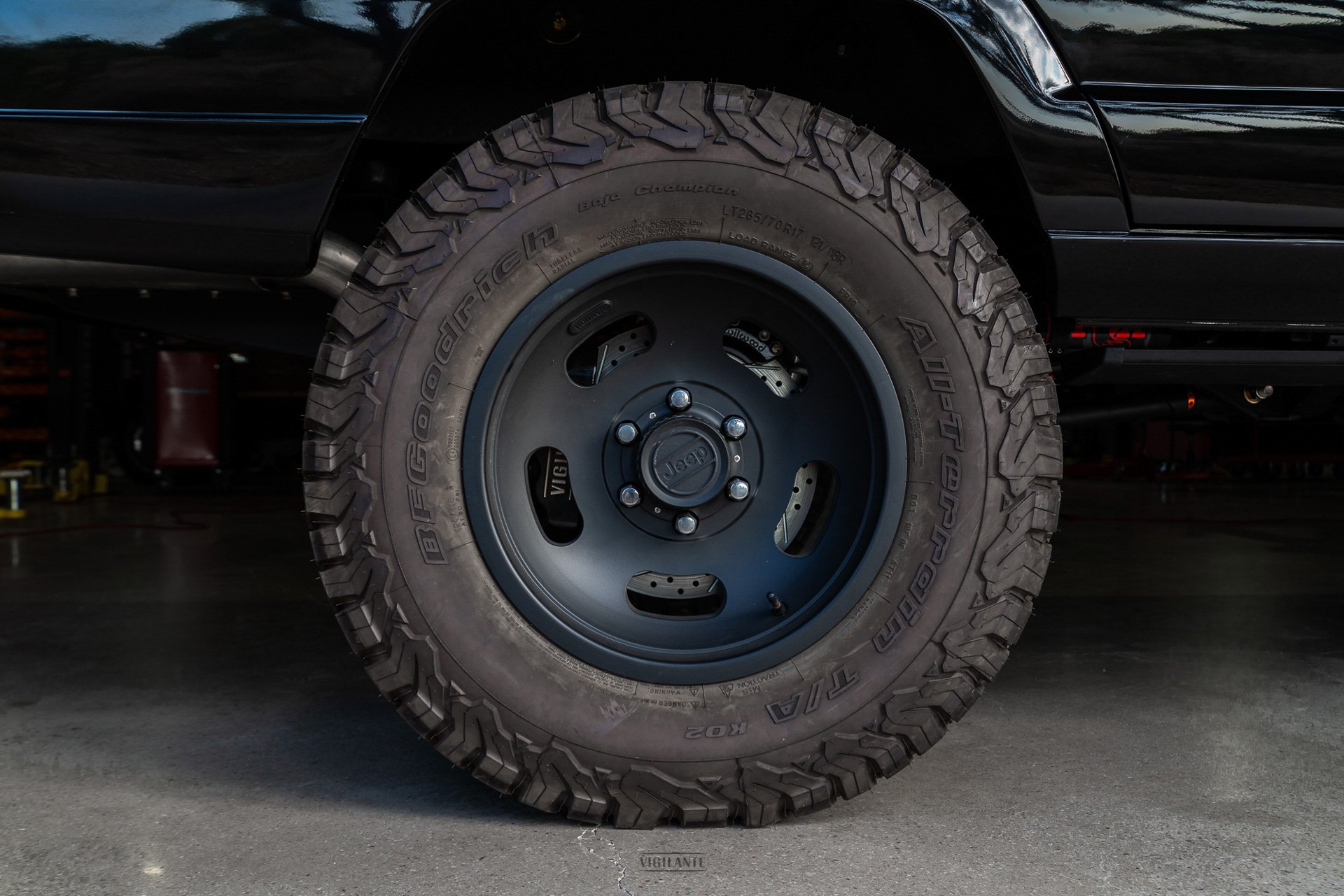 vigilante-jeep-wagoneer--20.jpg