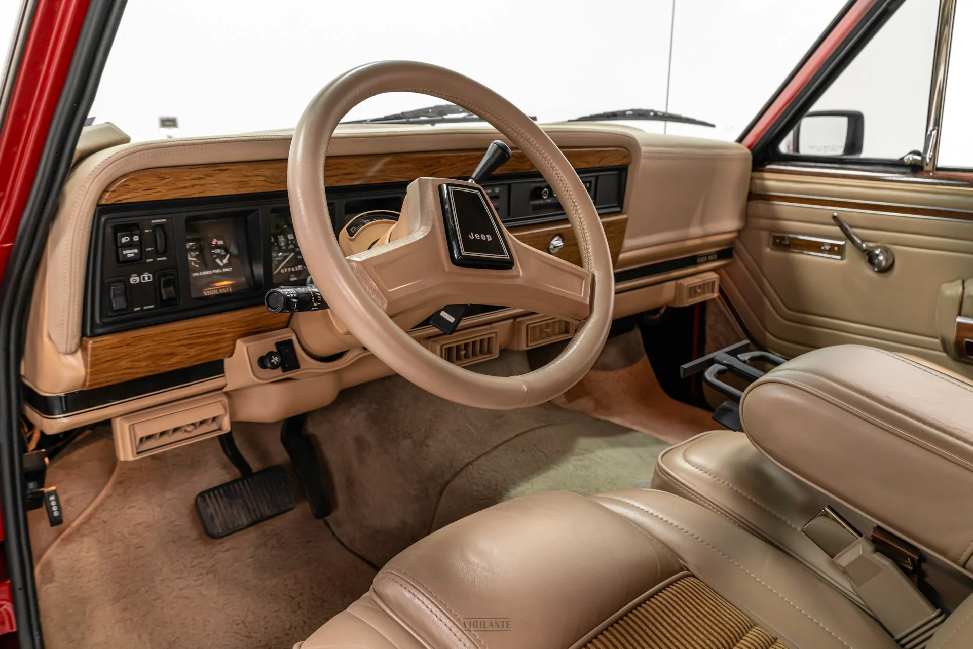 vigilante-jeep-grand-wagoneer--20.jpg