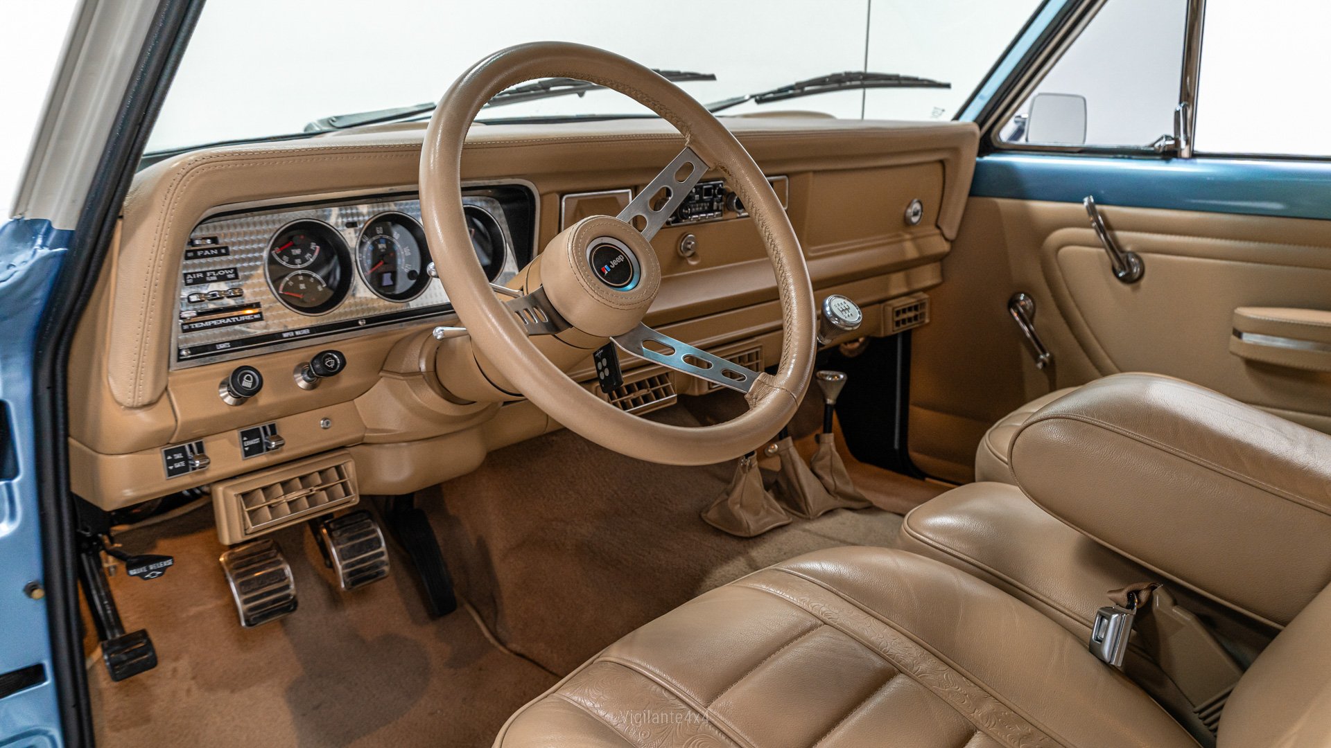 vigilante-jeep-cherokee--16.jpg