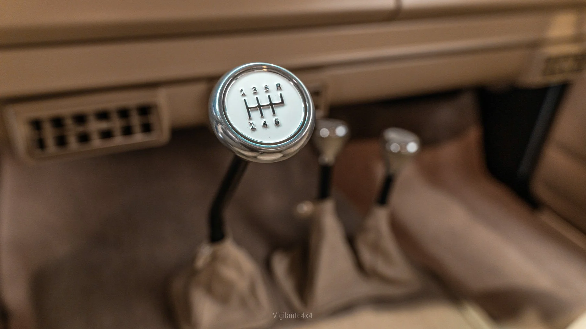 vigilante-jeep-cherokee--09.jpg