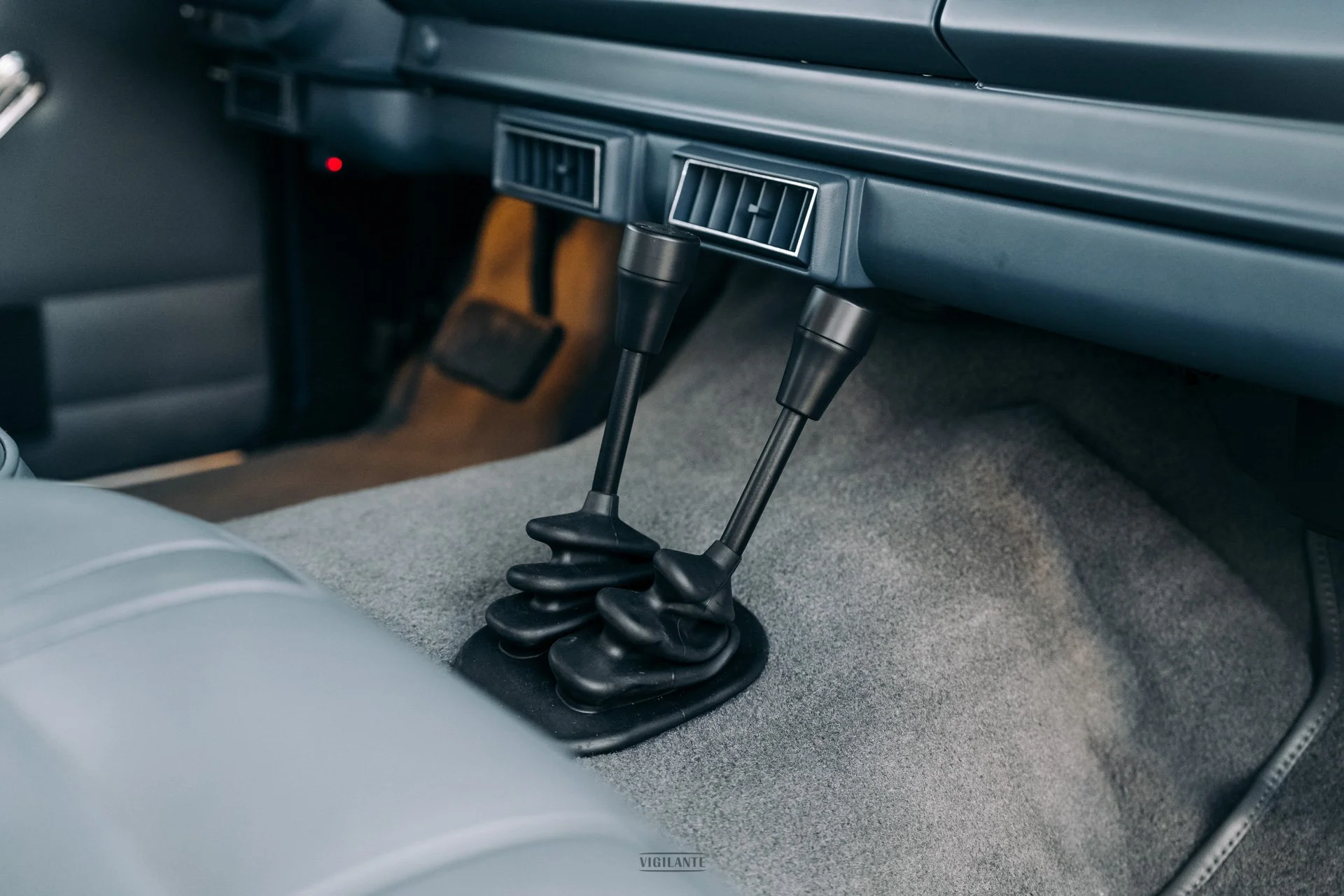 vigilante-jeep-cherokee-4-doors--10.jpg