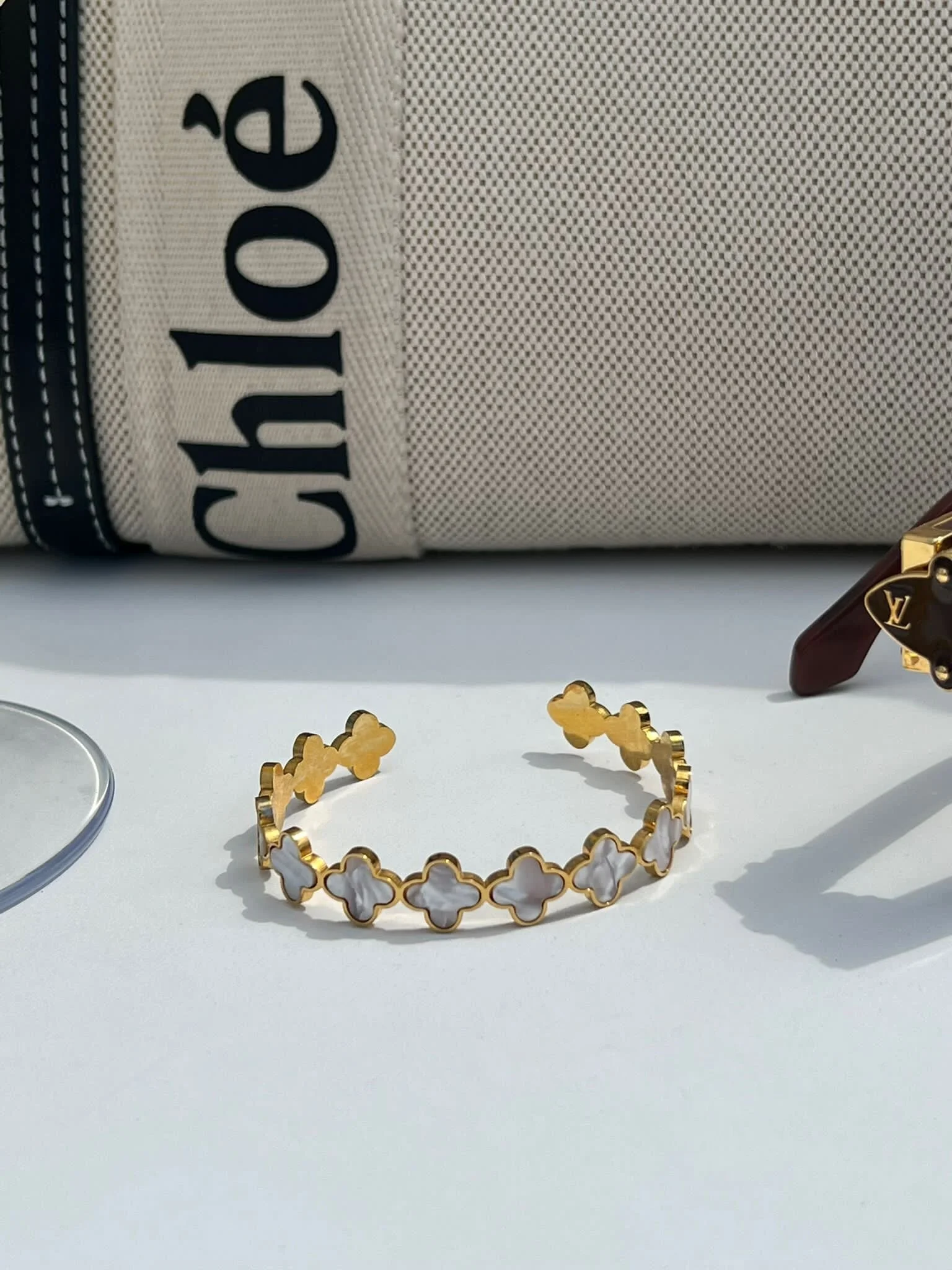 E46DD01F-C3B4-4B42-B8A8-4D5A562A0898