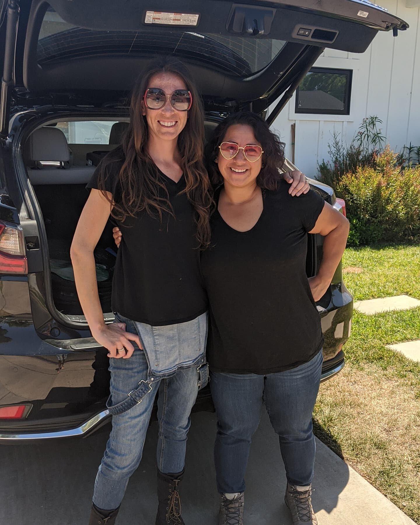 One year ago today, our CEOs/Founders @hillscohen and @sammyluu, went on their first food run! This launched Every Day Action into ACTION and really started it all....Thank you both for being such bad ass lady pioneers!! #everydayaction #sheroes