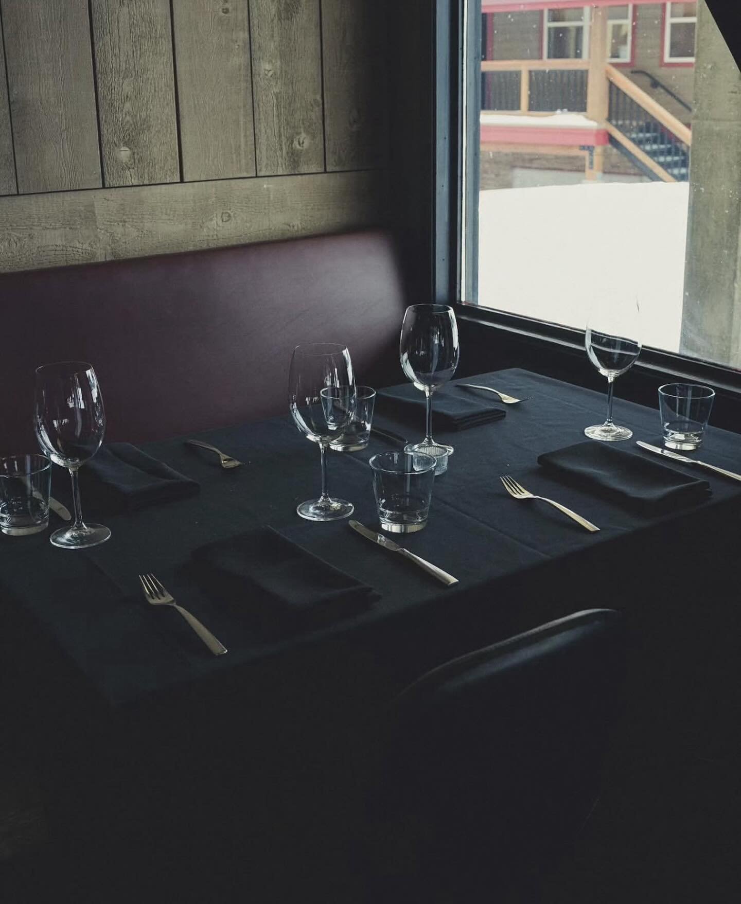 Thank you to everyone that joined us this past weekend for the opening weekend of @longshotssteakhouse 🥩🍷 

We&rsquo;ve decided to open on Monday December 30th, with reservations ready to be made on OpenTable NOW! 

(Open every weekend, plus Decemb
