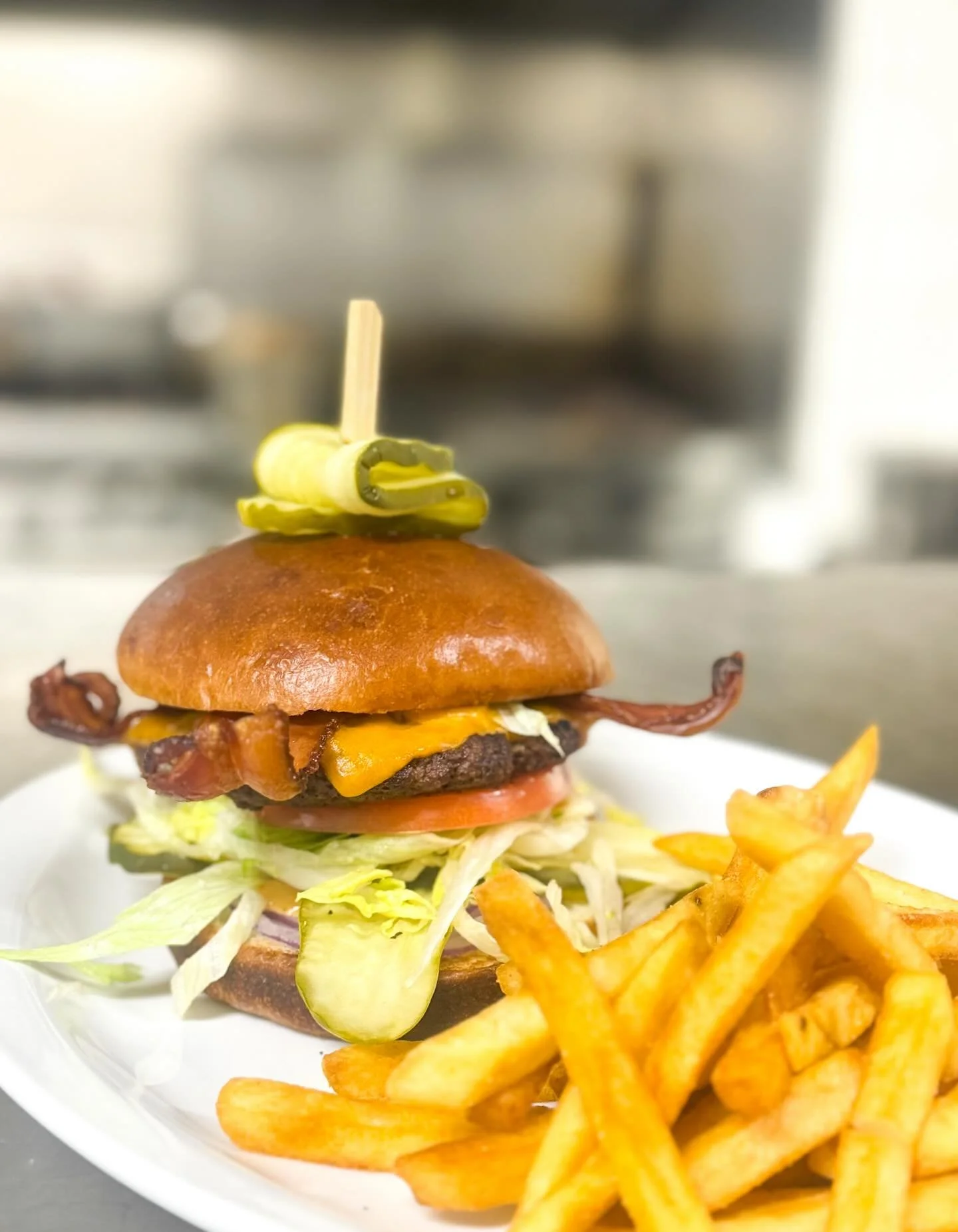 $10 burger night & Cheap Drinks!