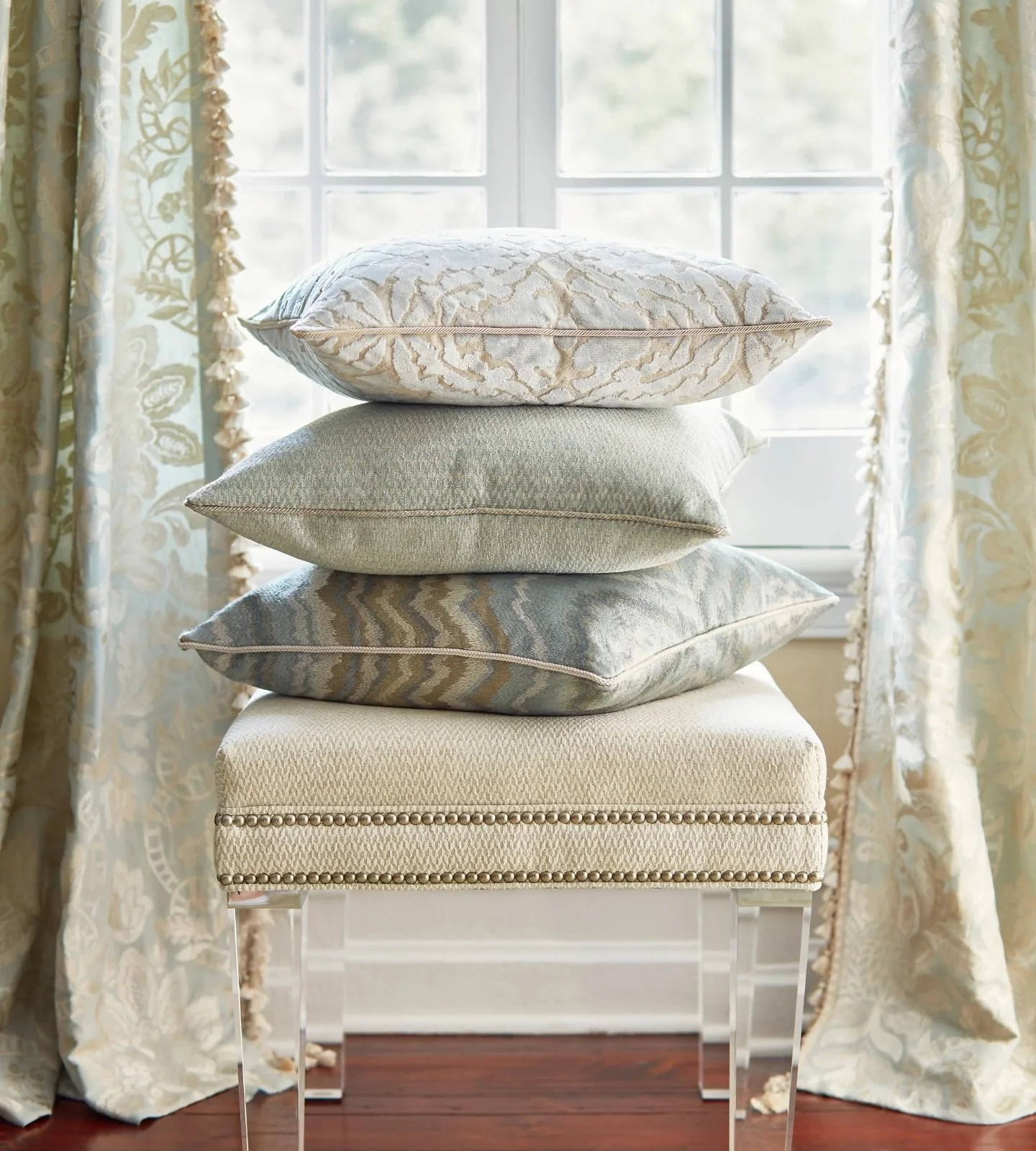 This time of year, we&rsquo;re all dreaming of spring. More sunshine, lighter days, and homes that feel fresh, bright, and full of possibility. 🌷

One of the easiest ways to welcome the season ahead is with small but meaningful updates. New accent p