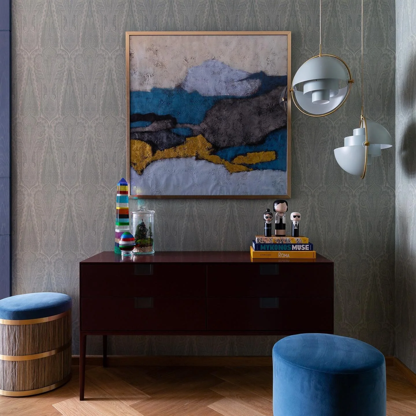 The best feature of this apartment is the foyer, the first impression is everything. 
 @gpjbaker @interworldfurnishings wallpaper , fabrics , furniture &amp; flooring. We do it all. 

@archdigestindia @archdigest @homejournal @luxecodemagazine @elled