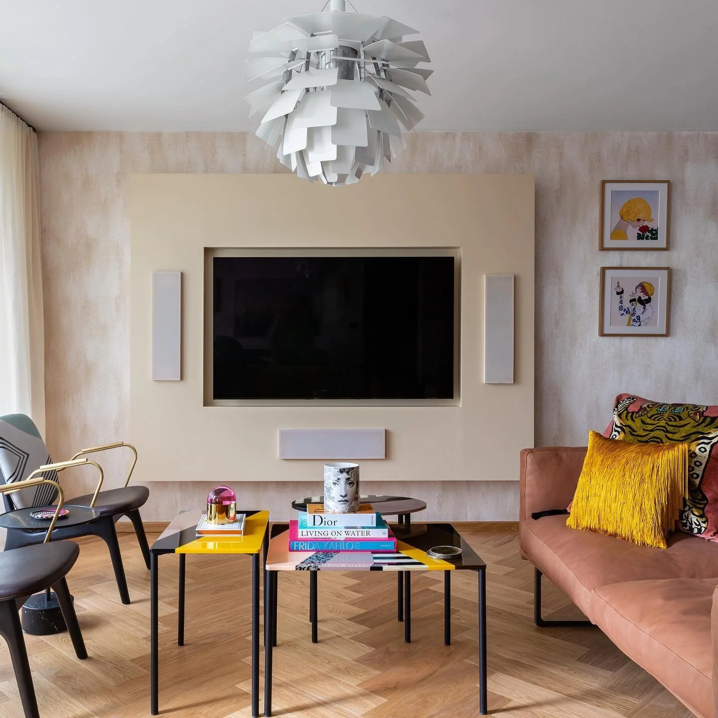 Luxurious contemporary modern &amp; colorful. Conceptualized in Mumbai &amp; executed in London by this global team of designers @kirangala_and_associates @interworldfurnishings 

📷 @uliana.grishinaa 

#wallpaper @nobilis_paris @archdigestindia @arc