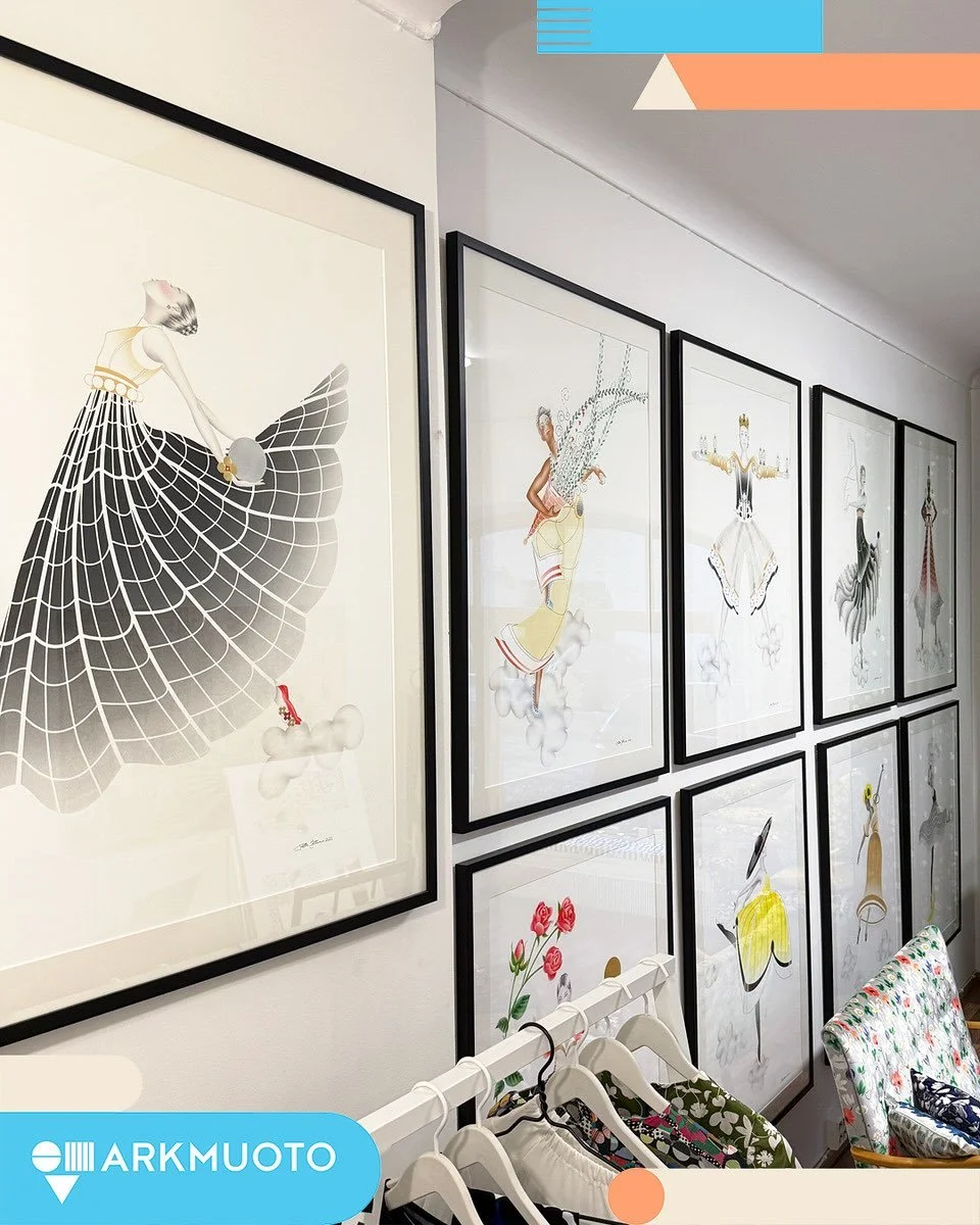 Nostoja ArkMuoto viikolta. Huomenna sunnuntaina teema jatkuu Ateljeessa klo 12-18 L&auml;mpim&auml;sti tervetuloa!

Ateljee on osa ArkMuoto-festivaalia
2.&ndash;8.2.2026 ateljeessa on esill&auml; TAIVAALLISET TALOT figuratiivinen maalaussarja purettu