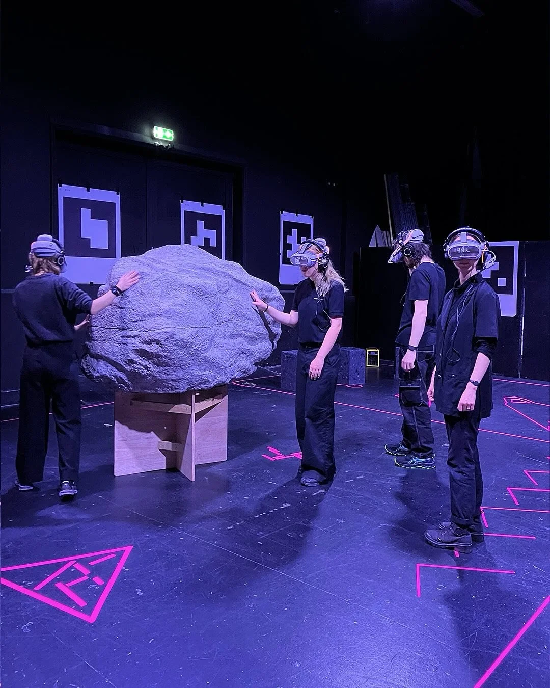 ✨MORTALITIES IS LIVE✨

These days at @denfynskeopera , you can experience director @rebekkabohse s mysterious virtual tour and opera through the underworld 🔥🪦 

Having already been shown in Copenhagen and Aarhus, we are truly excited for this multi