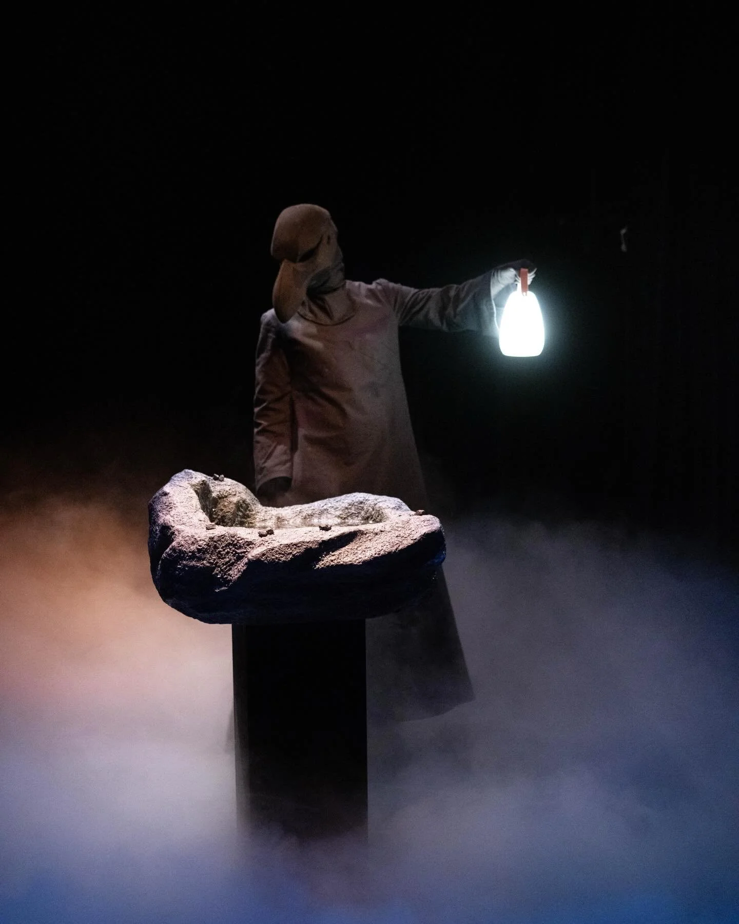 Last day to experience the VR opera MORTALITIES at @blackboxteater in Oslo today!! 🤍🇳🇴 a virtual journey through the underworld! Gorgeous @kirstenvossmezzo and @katinkabohsemeyer and the rest of the team are looking forward to welcome you! #vroper