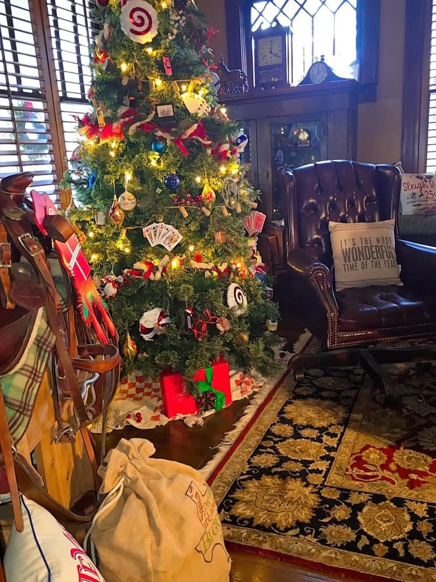 #shopsmall #visitfort #bedandbreakfasttx  gift cards are always the perfect fit!!