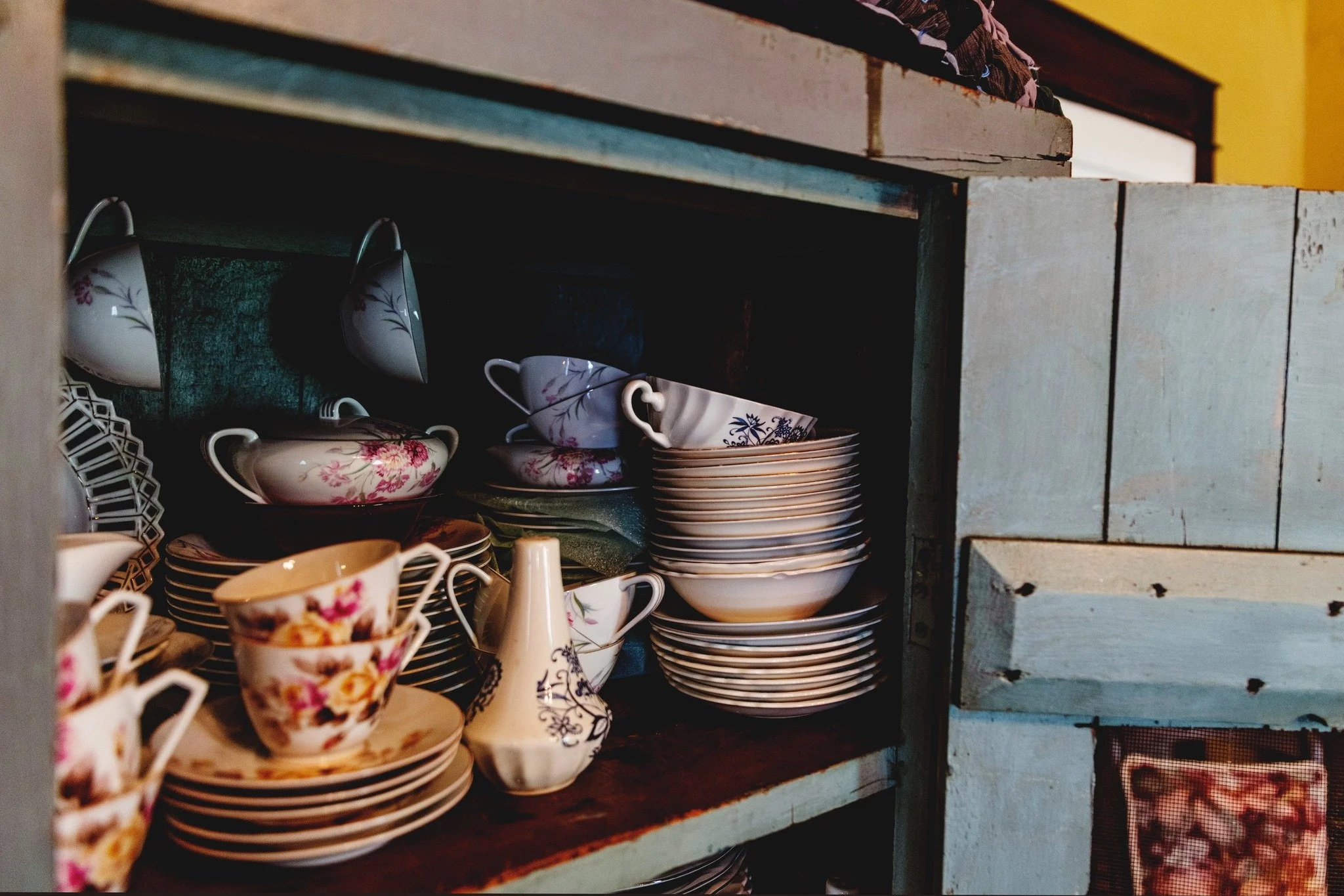 🌿 At Rosen House Inn, we believe in honoring history and cherishing the beauty of well-loved items. Do you share our passion? Join us in celebrating creativity and sustainability at Funky Finds Spring Fling! 🛍️✨
Event Name: Funky Finds Spring Fling