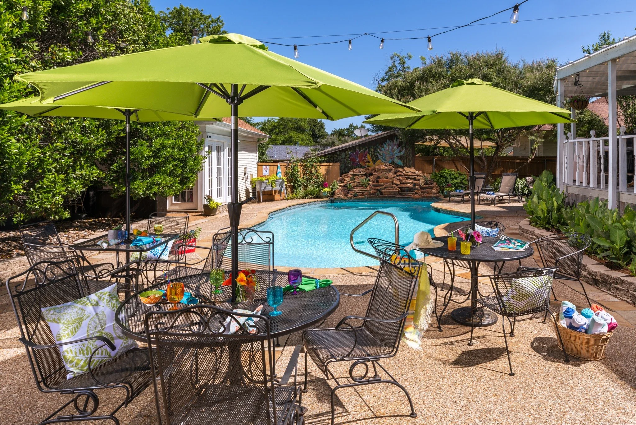 ✨ Pool &amp; Porch season is officially here! 🌞 Relax in a charming oasis at the Rosen House Inn. Unwind by the pool, soak up the sun on our porch, and enjoy the beautiful spring weather. 🌷 Whether you're here for a local escape or a weekend getawa