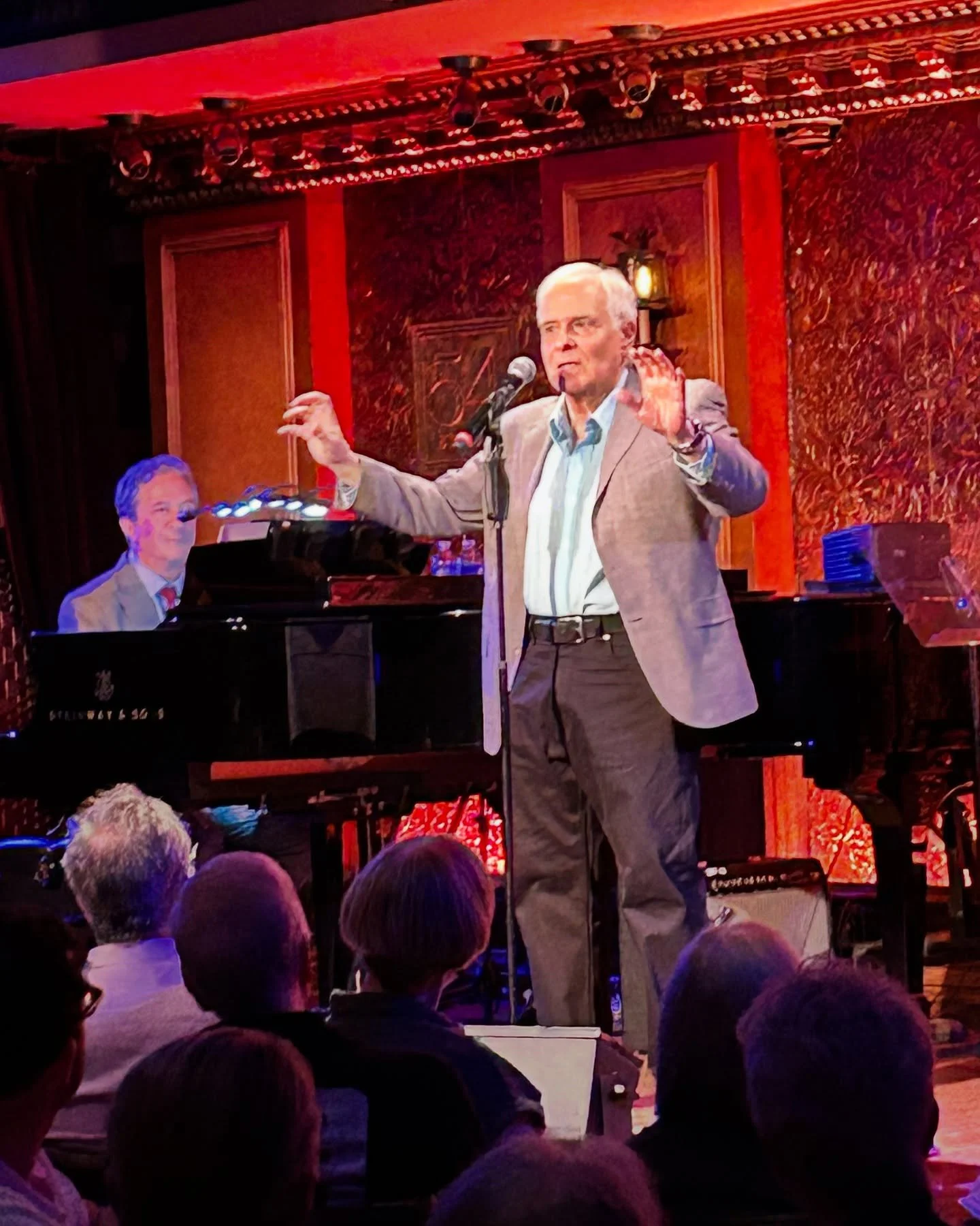 A full house packed 54 Below for a very special evening of theater tales from Peter Filichia and favorite Broadway tunes from the great @karenmasondiva @jackiehoffman16 @leeroyreams @madamepennyfuller @aeja_l_barrows @josiedeguzmanofficial, Meg Busse