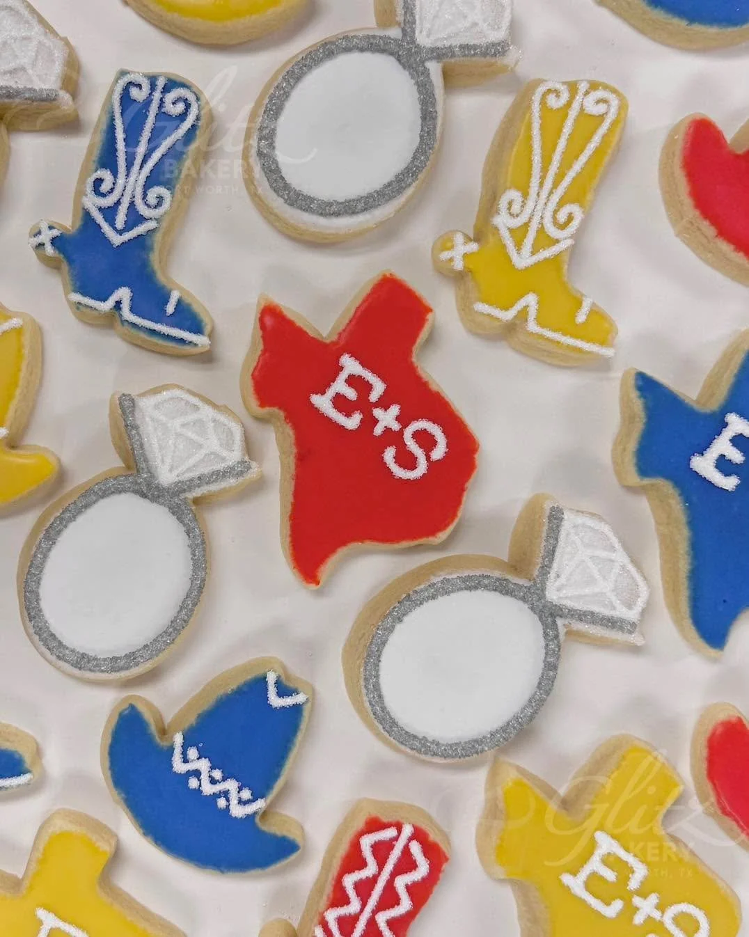 ✨💍We are obsessed with these bold colors for this engagement party!!💙 Seeing new trends come out is always so fun! ❤️ Coordinate your cookies with your color scheme!💛

To place your order🦋
come in!
🌹6104 Southwest Blvd
or call us!
🌼817-332-0090