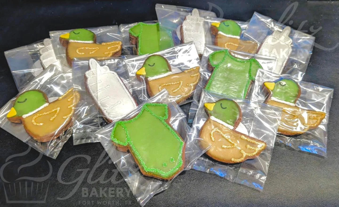 🦆we are obsessed with these adorable brownie cookies! 🍼Celebrate your precious duckling with your favorite cookies!! 

Come in and say hi!
📍6104 Southwest Blvd. 
Or call us!!
📱817-332-0099

🦆🍼🩷🫶💚
#sugarcookiesoffacebook #sugarcookiesoﬁnstagr