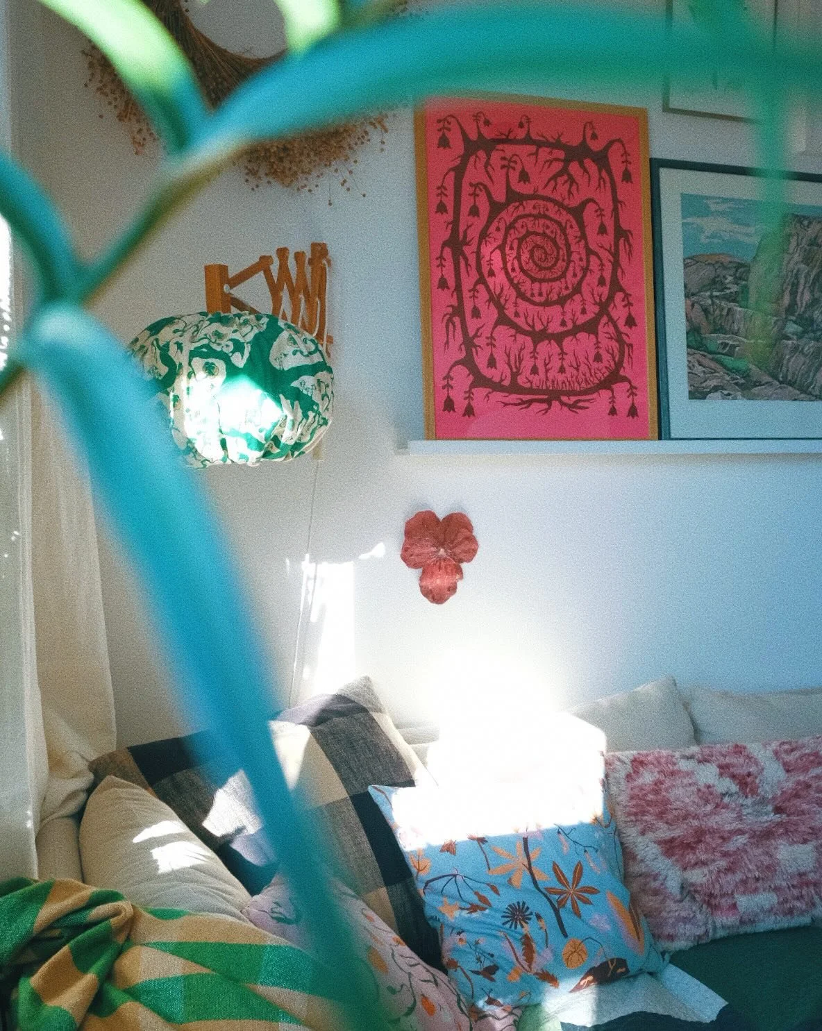 SPIRAL kommer finnas som poster p&aring; bokm&auml;ssan l&ouml;r-s&ouml;n, men bara i 3 exemplar. 
Ni kommer v&auml;l f&ouml;rbi och s&auml;ger hej? 💘