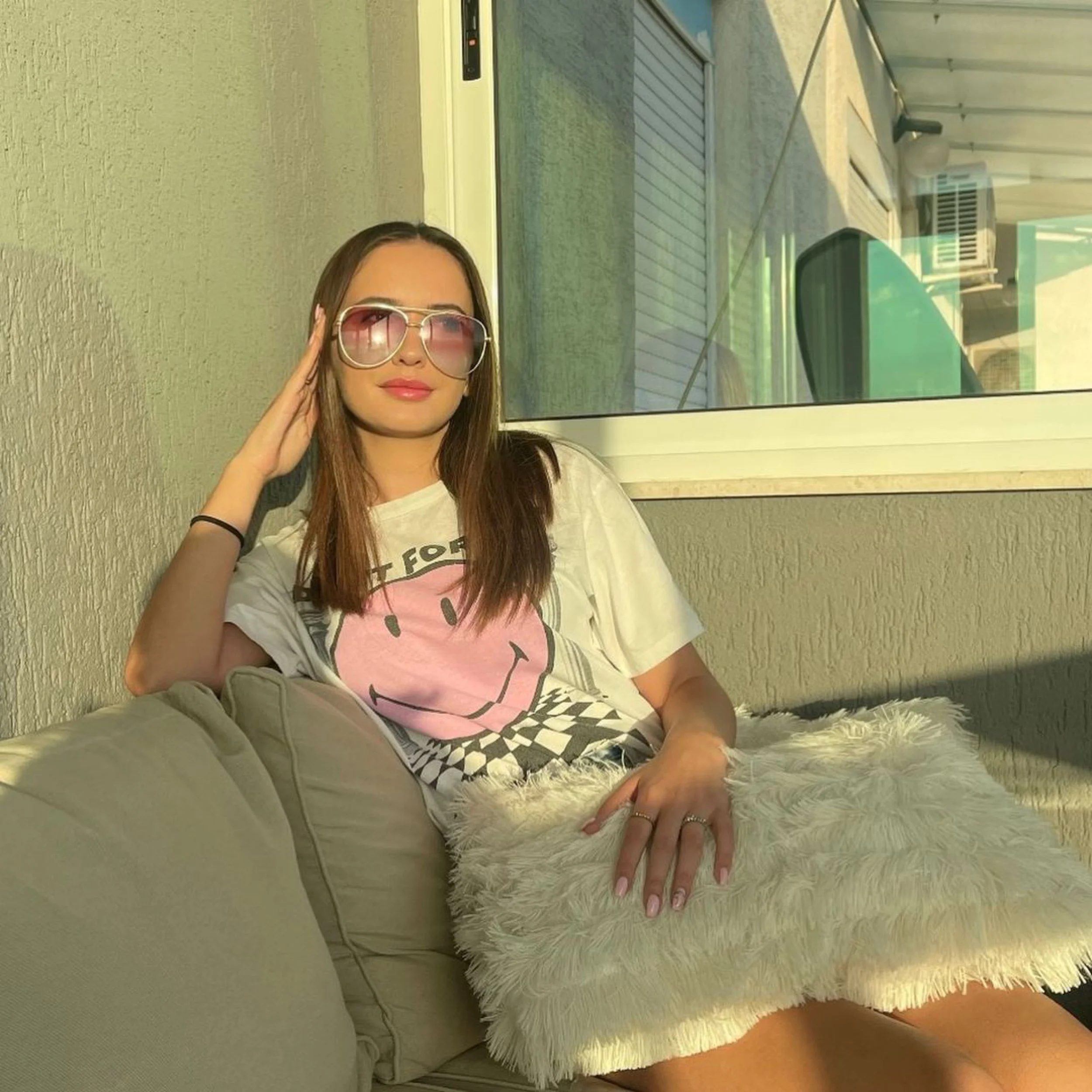 Anisa Dobra V Shades Sunglasses Fashion Model Breeze Aviators 2.JPG