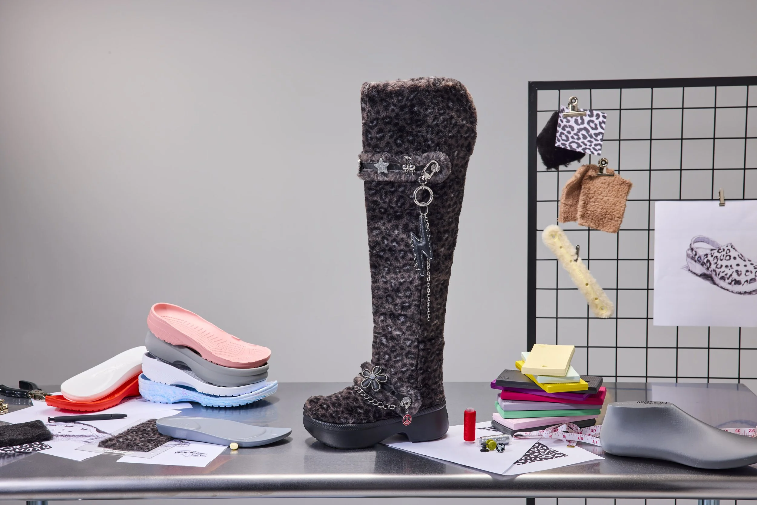 1Crocs Elevates Fan Dreams This Croctober, One Step at a Time Entertainment Interviews VS Brands 1Singer and rapper T-Pain with the Crocs Classic Unfurgettable Leopard Knee High Boot .jpg