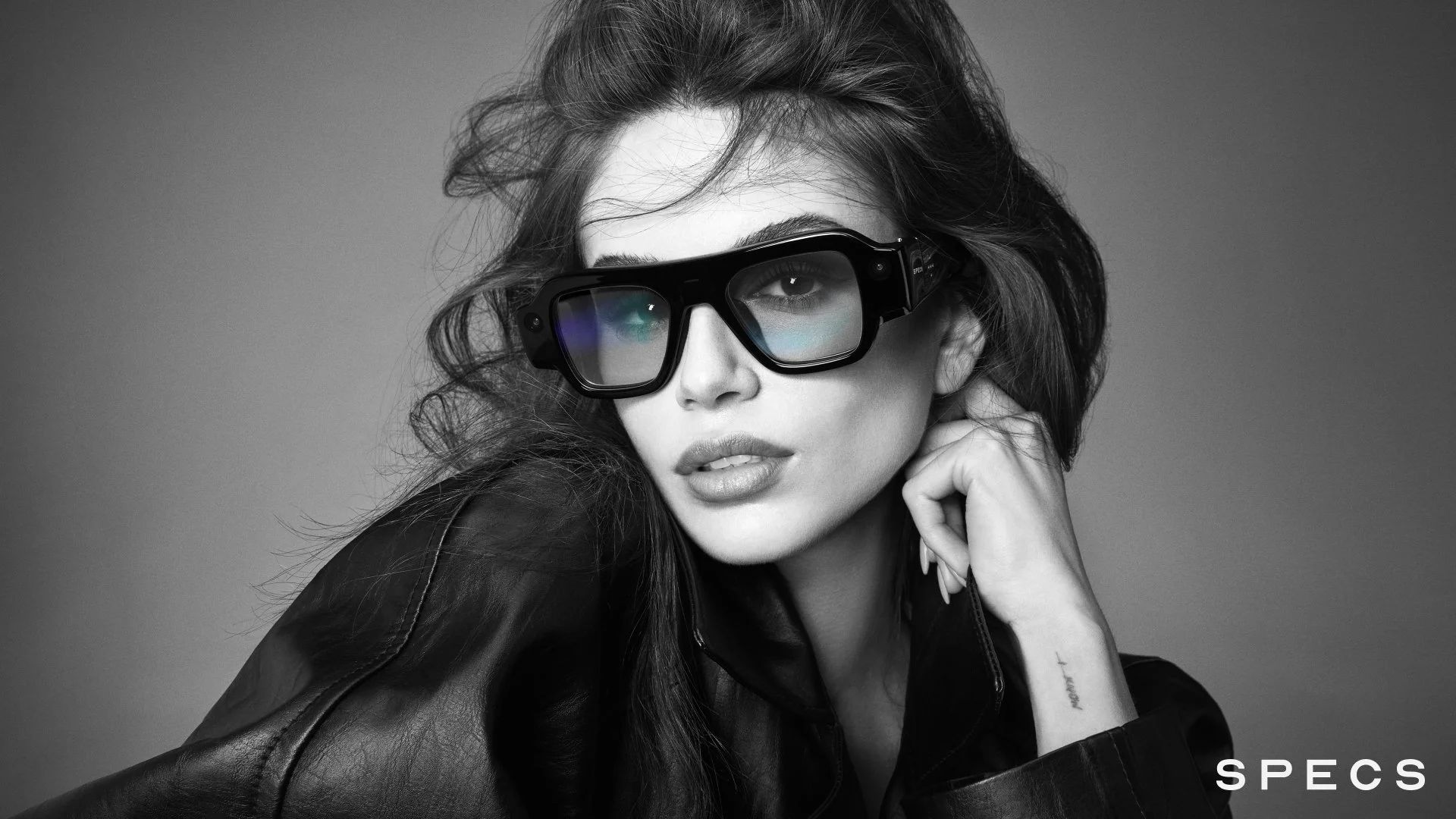 Snap Introduces SPECS Augmented Reality Glasses with AI, Entertainment and Productivity Features