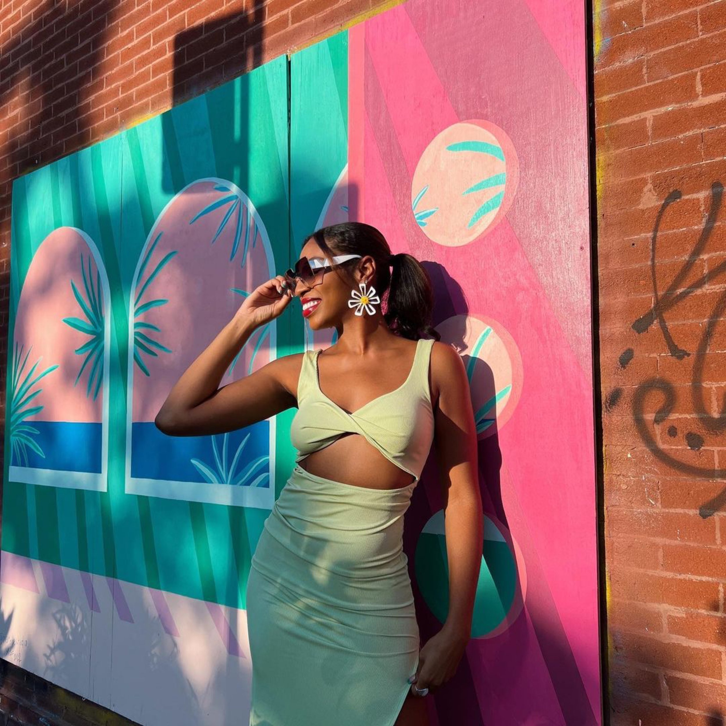 Monica Fitzpatrick Fashion Model V Shades Sunglasses V Fashion 1.JPG