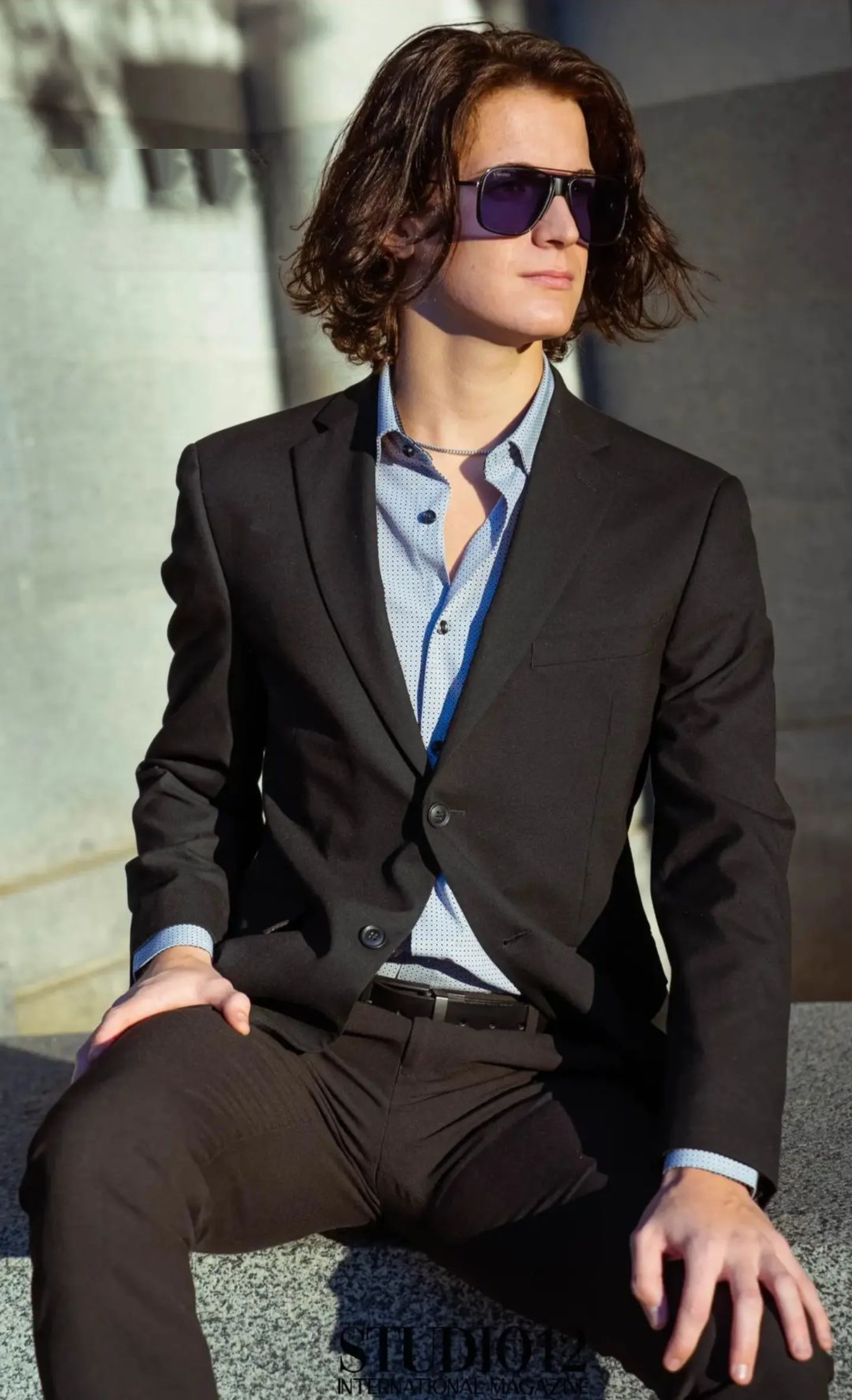 Ryan Cole model v shades sunglasses navigators signature 01.png