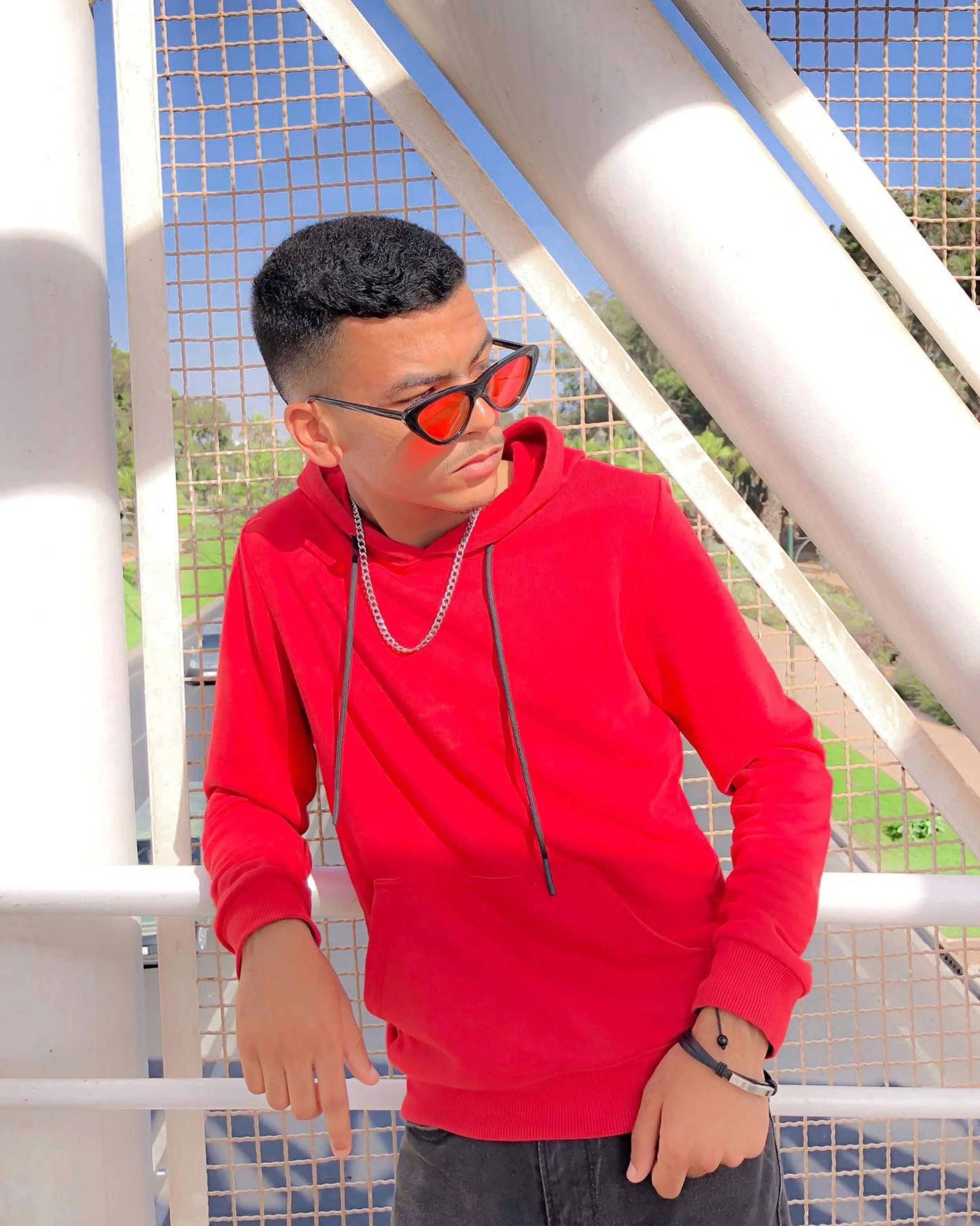 Mohamed Akhabar model v shades sunglasses fly.JPG