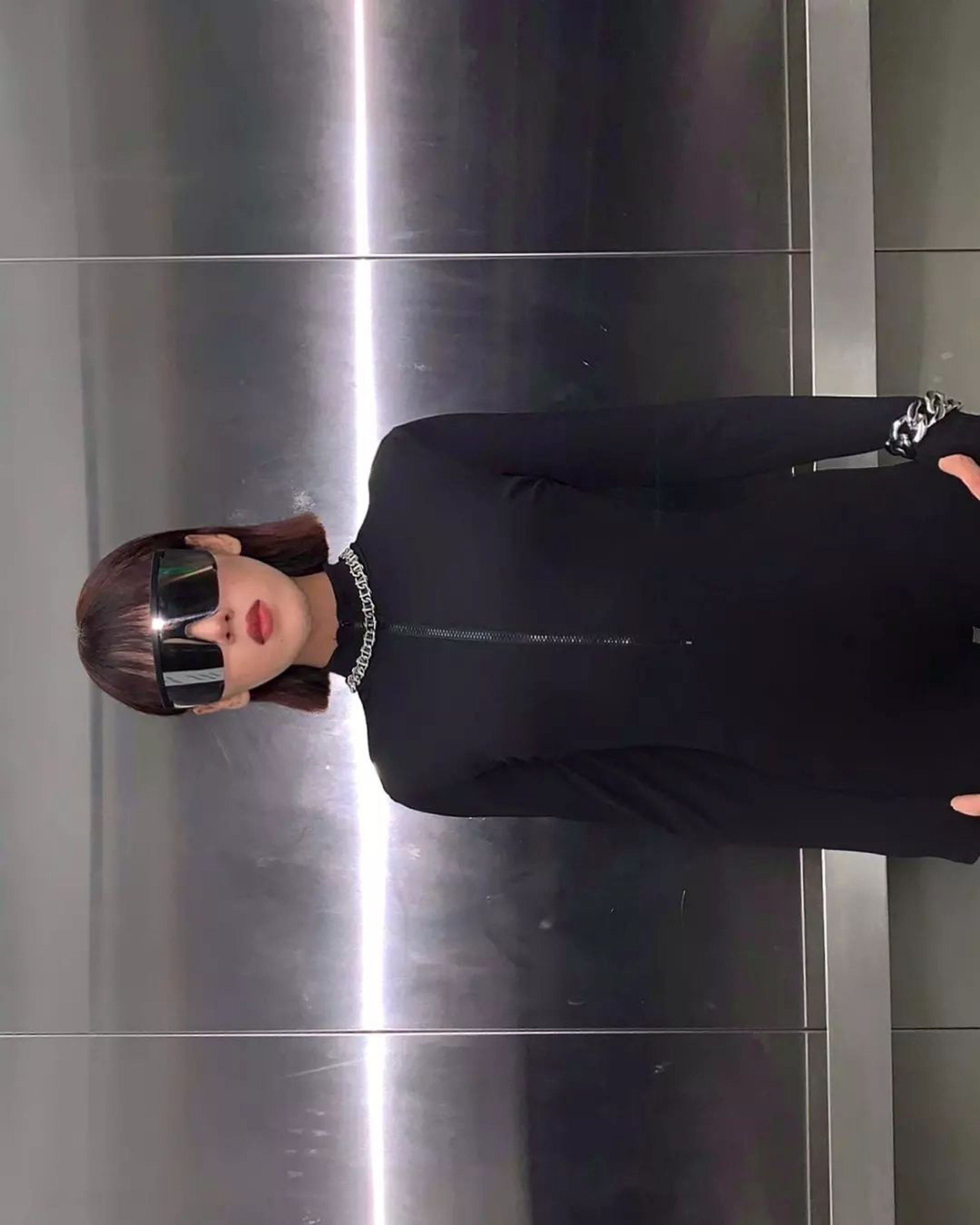 J Lo Fashion Model V Shades Sunglasses Boss Monolens 2.jpg