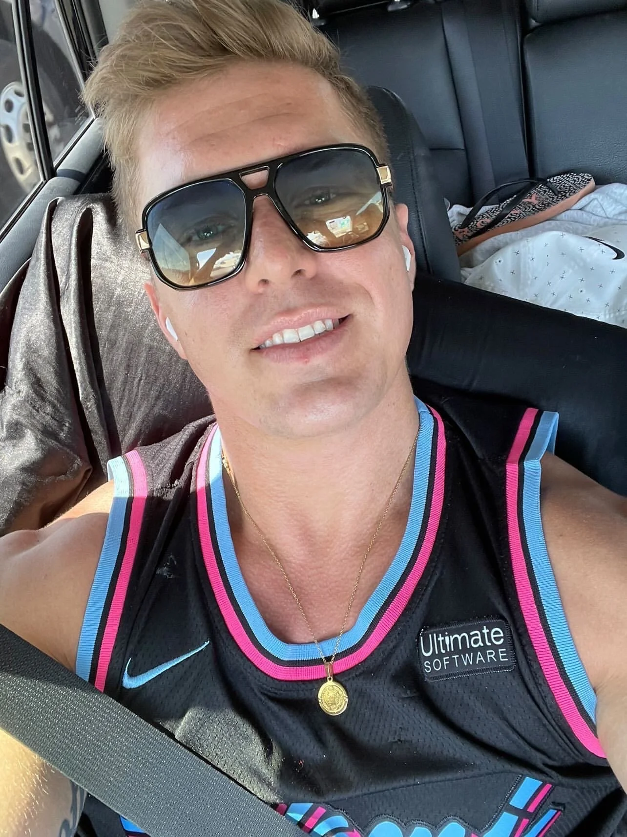 DREW Harper Navigator Sunglasses V shaes premium luxury tour 5.JPG