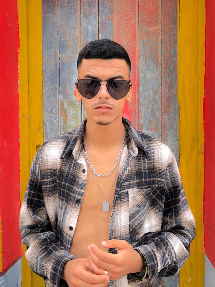 Mohamed Akhabar model v shades sunglasses pointe 2.JPG