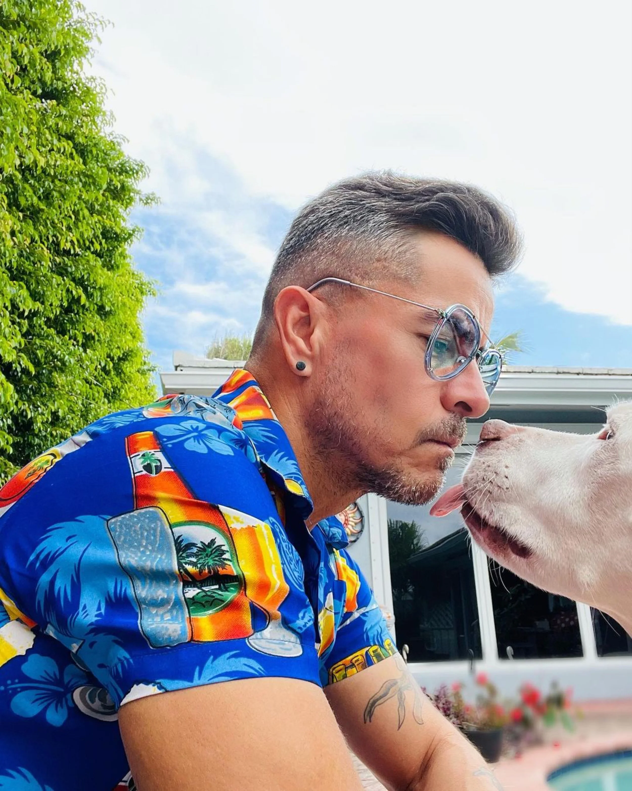 Mario wearing 'Atlantic'  aviator sunglasses by V SHADES