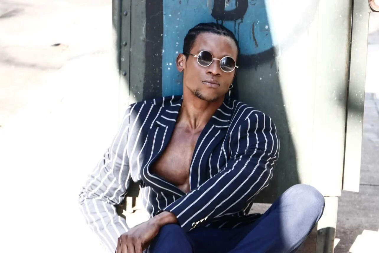 Rony Augustin model v shades sunglasses round lennon crush.JPG